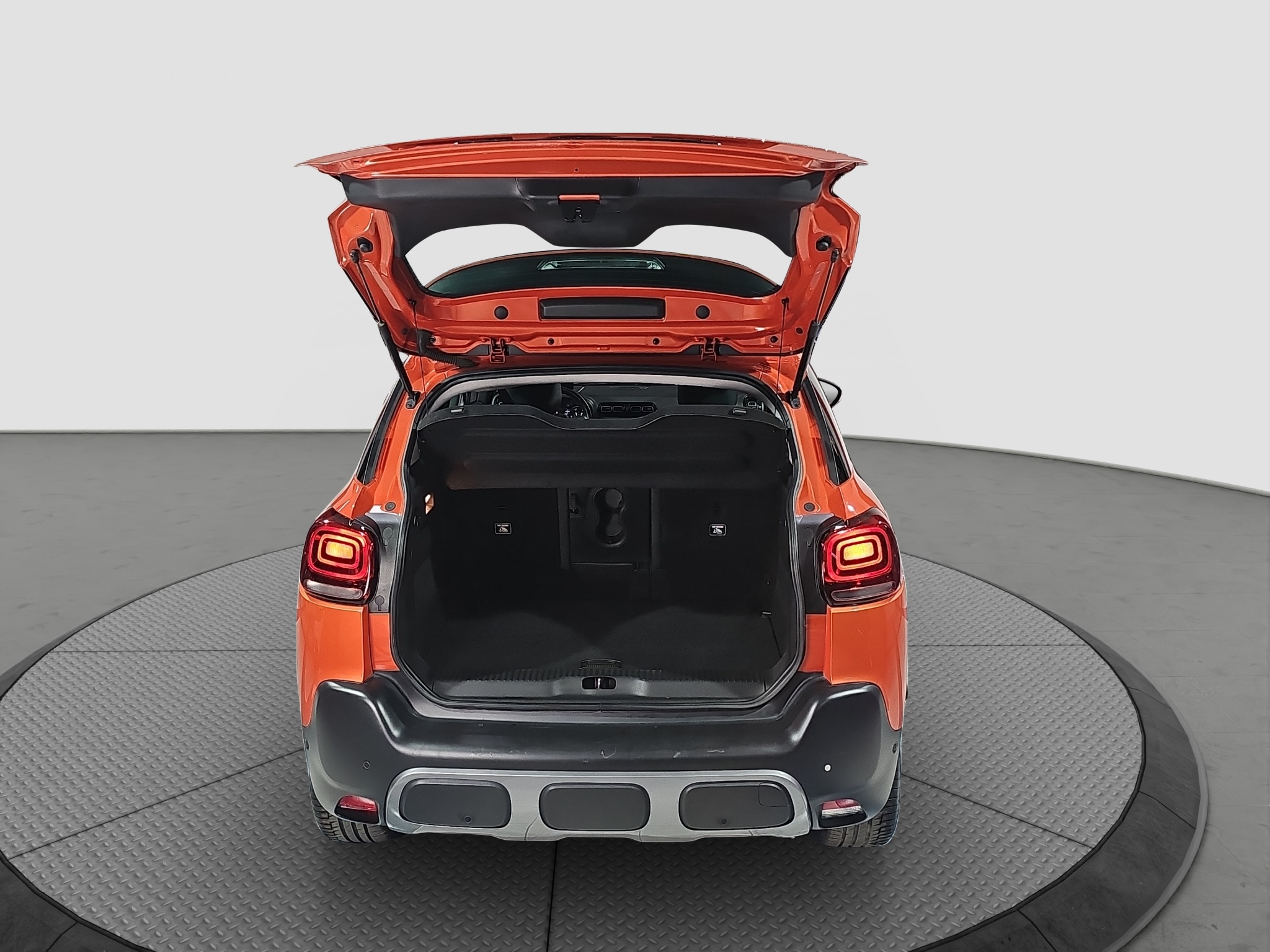 
								Citroen C3 Aircross FU.LL/ŠIBER/AUTO full									