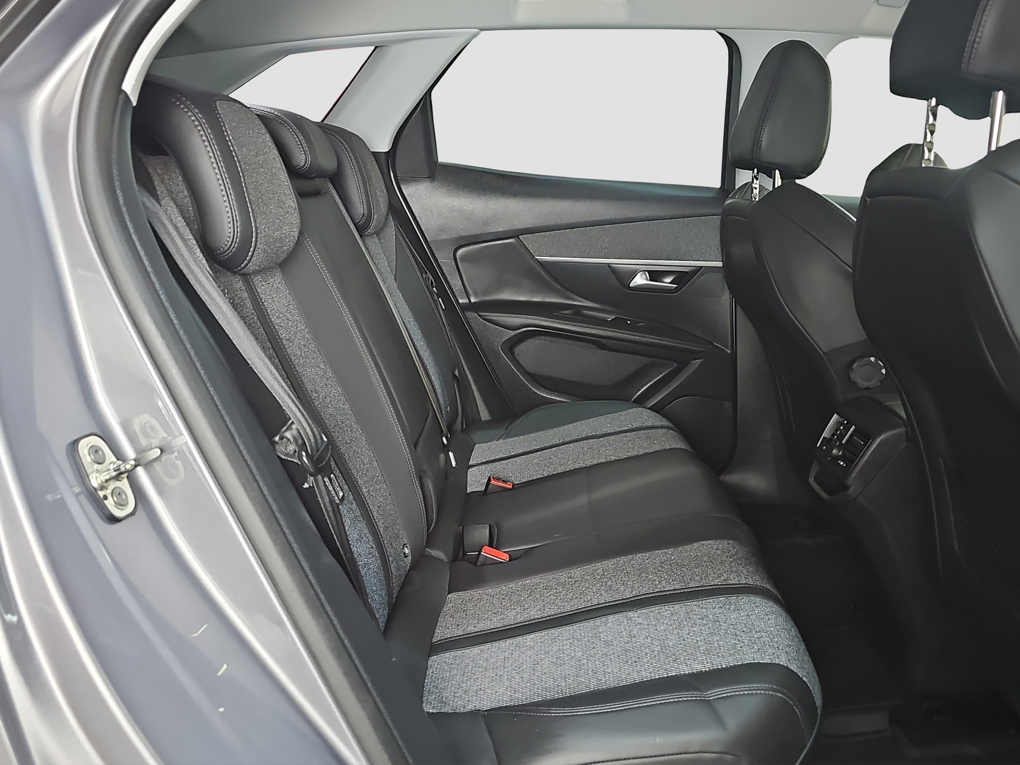 
								Peugeot 3008 ODLIČAN/AUTO full									