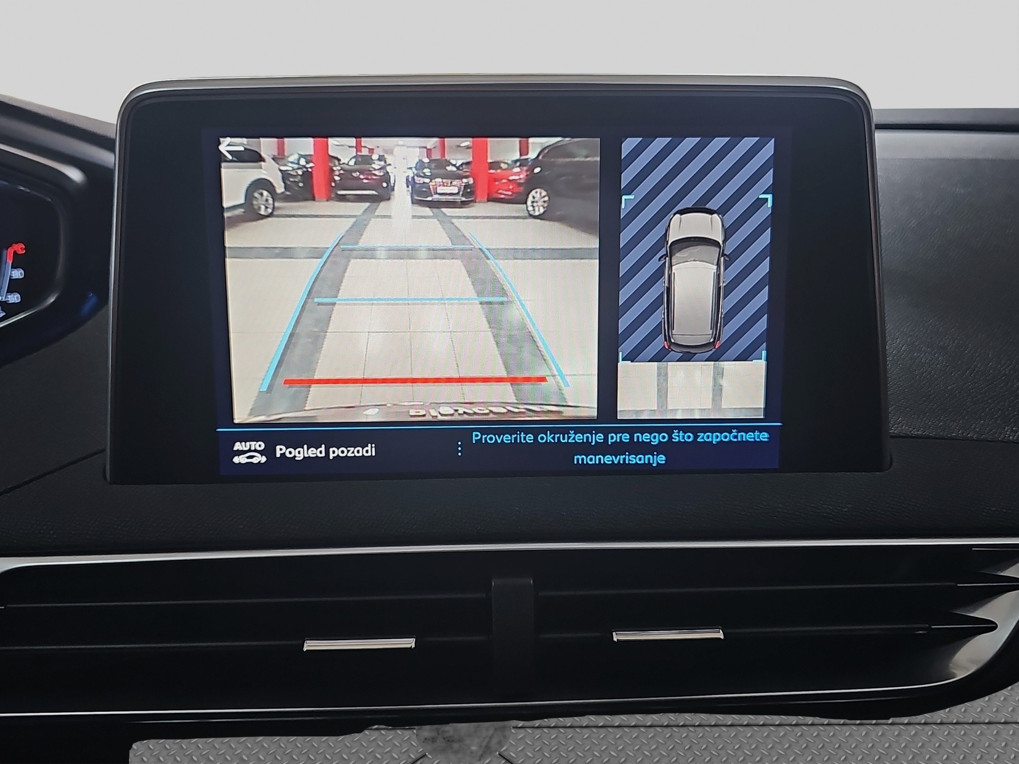 
								Peugeot 3008 ODLIČAN/AUTO full									