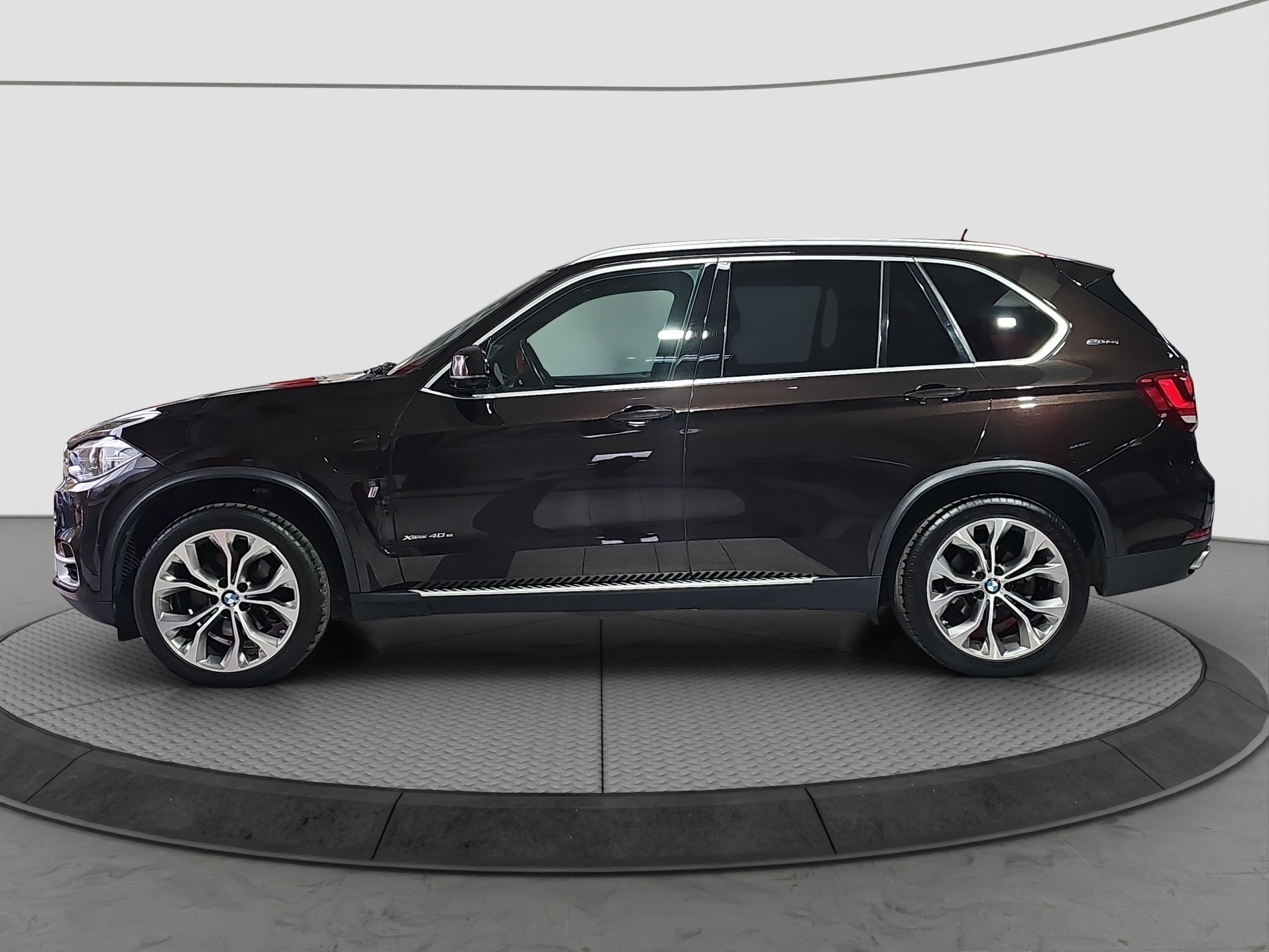 
								BMW X5 xDrive/ŠIB/iPerform. full									