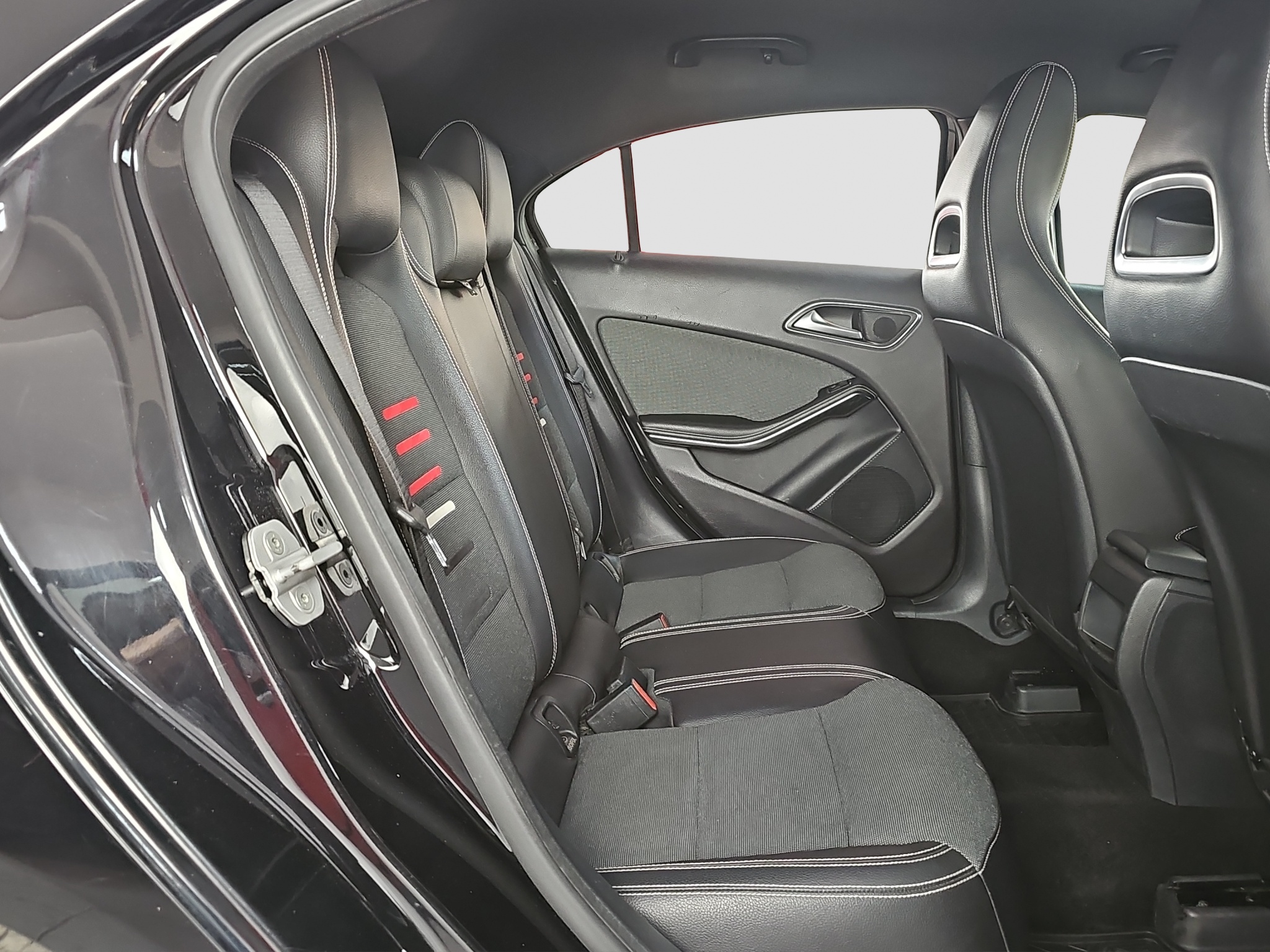 
								Mercedes Benz A 160 full									