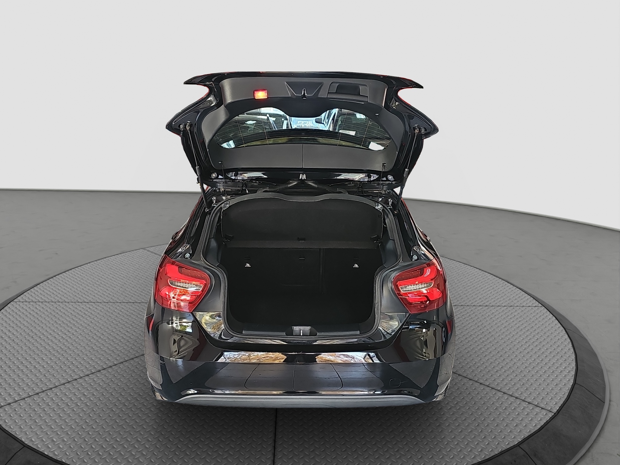 
								Mercedes Benz A 160 full									