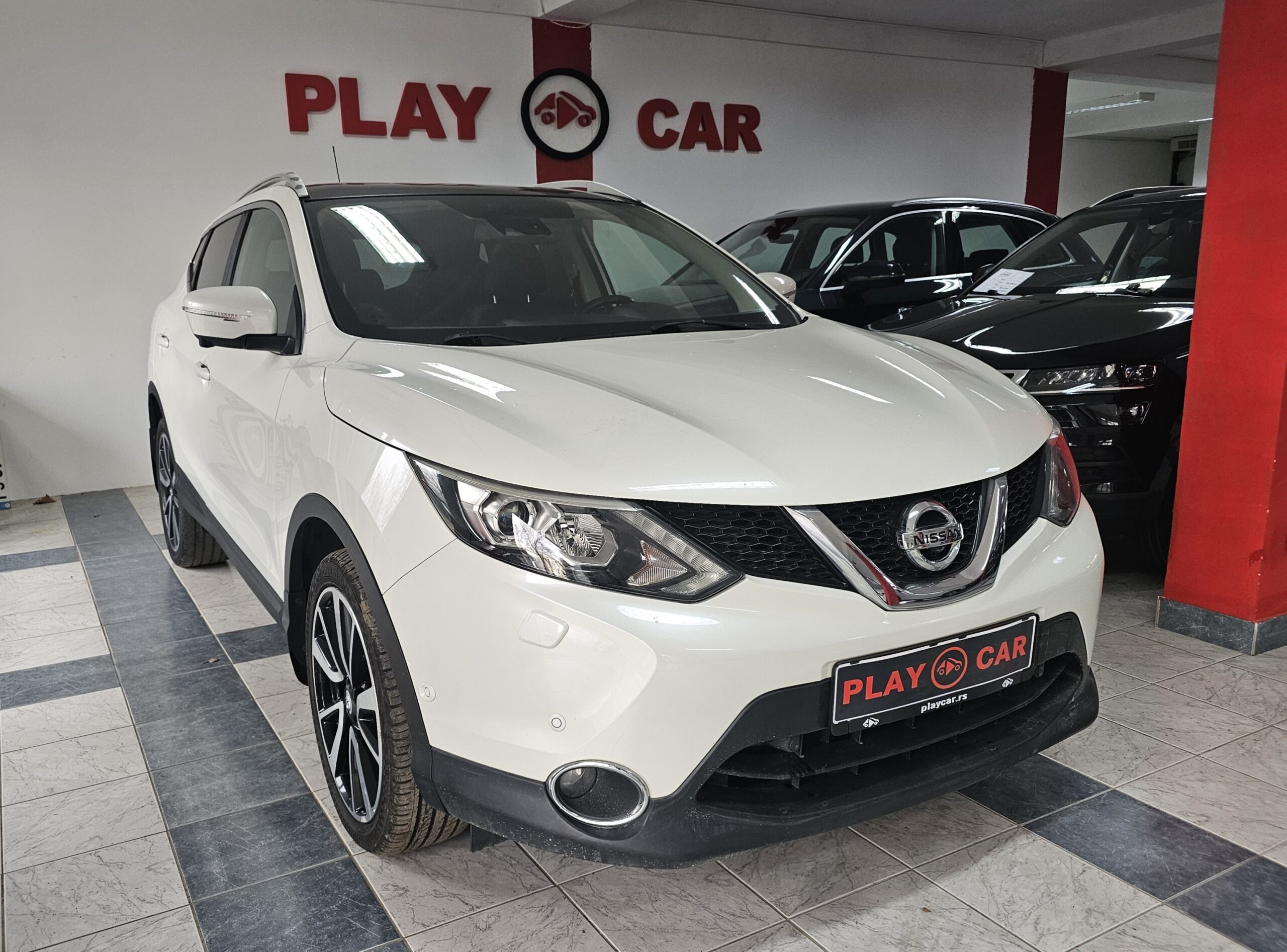 
								Nissan Qashqai TEKNA/T0P full									