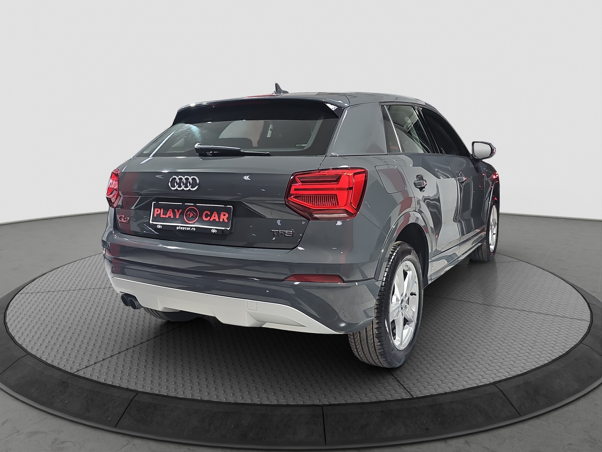 
								Audi Q2 AUTO/FU.LL full									