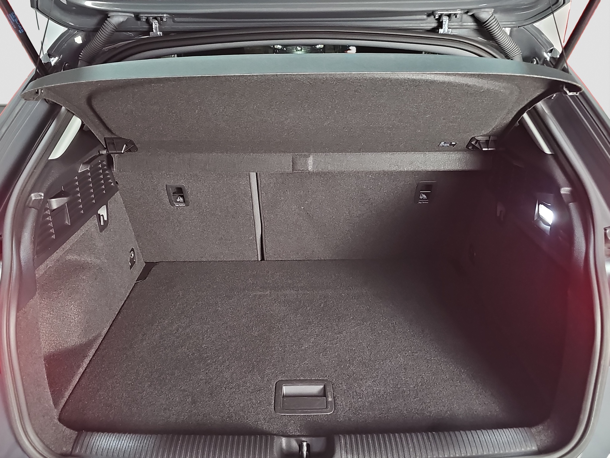 
								Audi Q2 AUTO/FU.LL full									