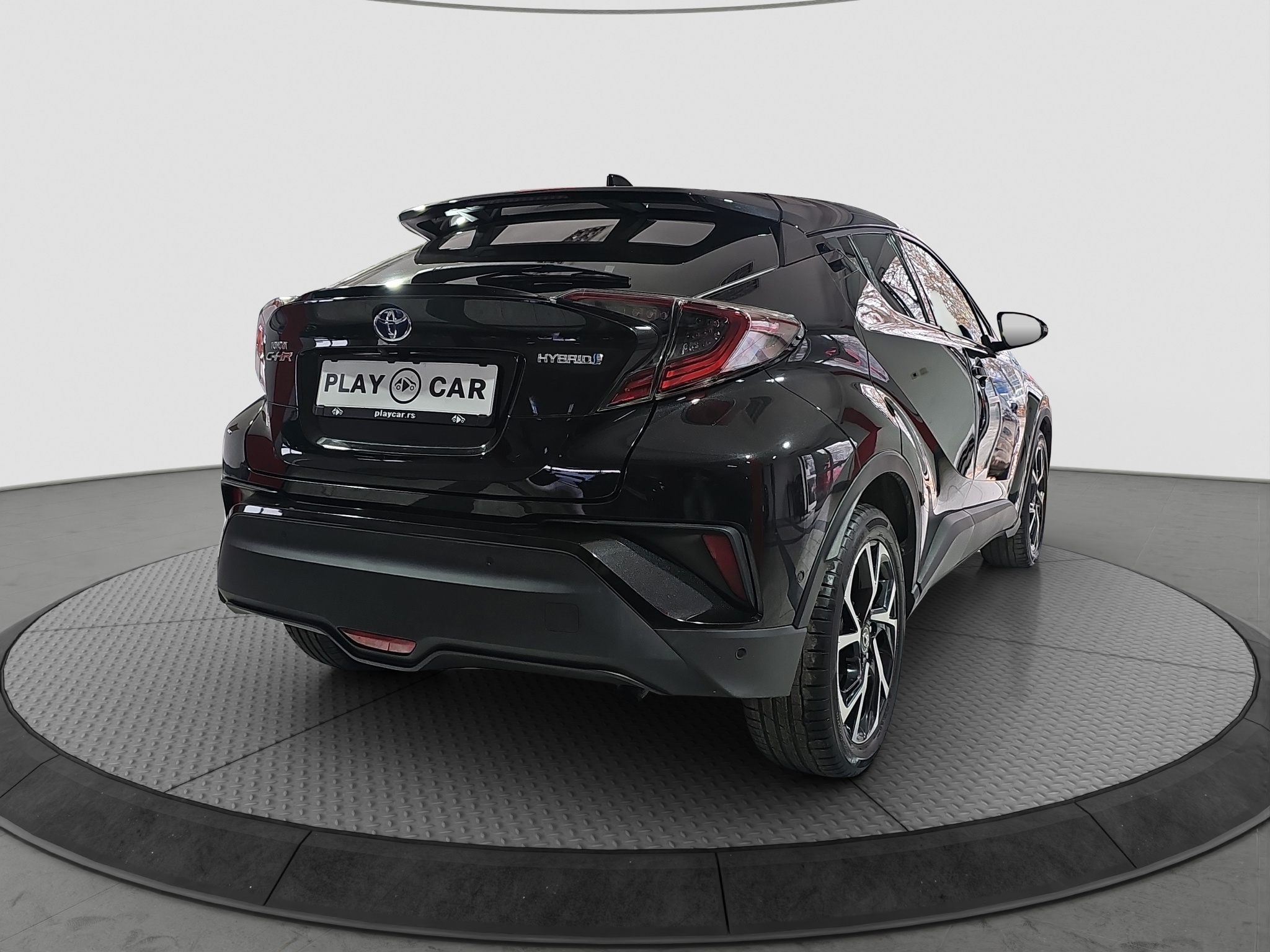 
								Toyota C-HR full									