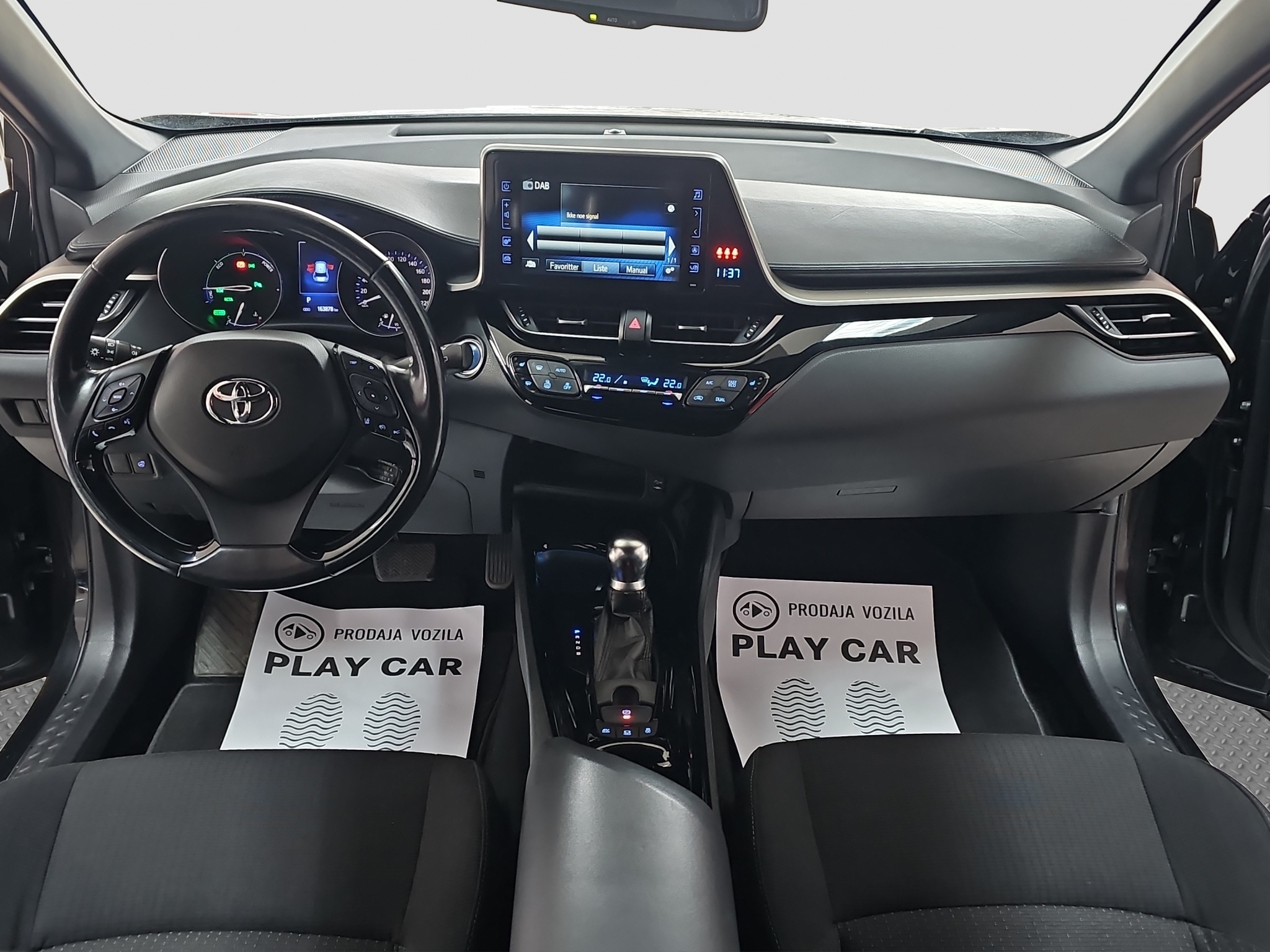 
								Toyota C-HR full									