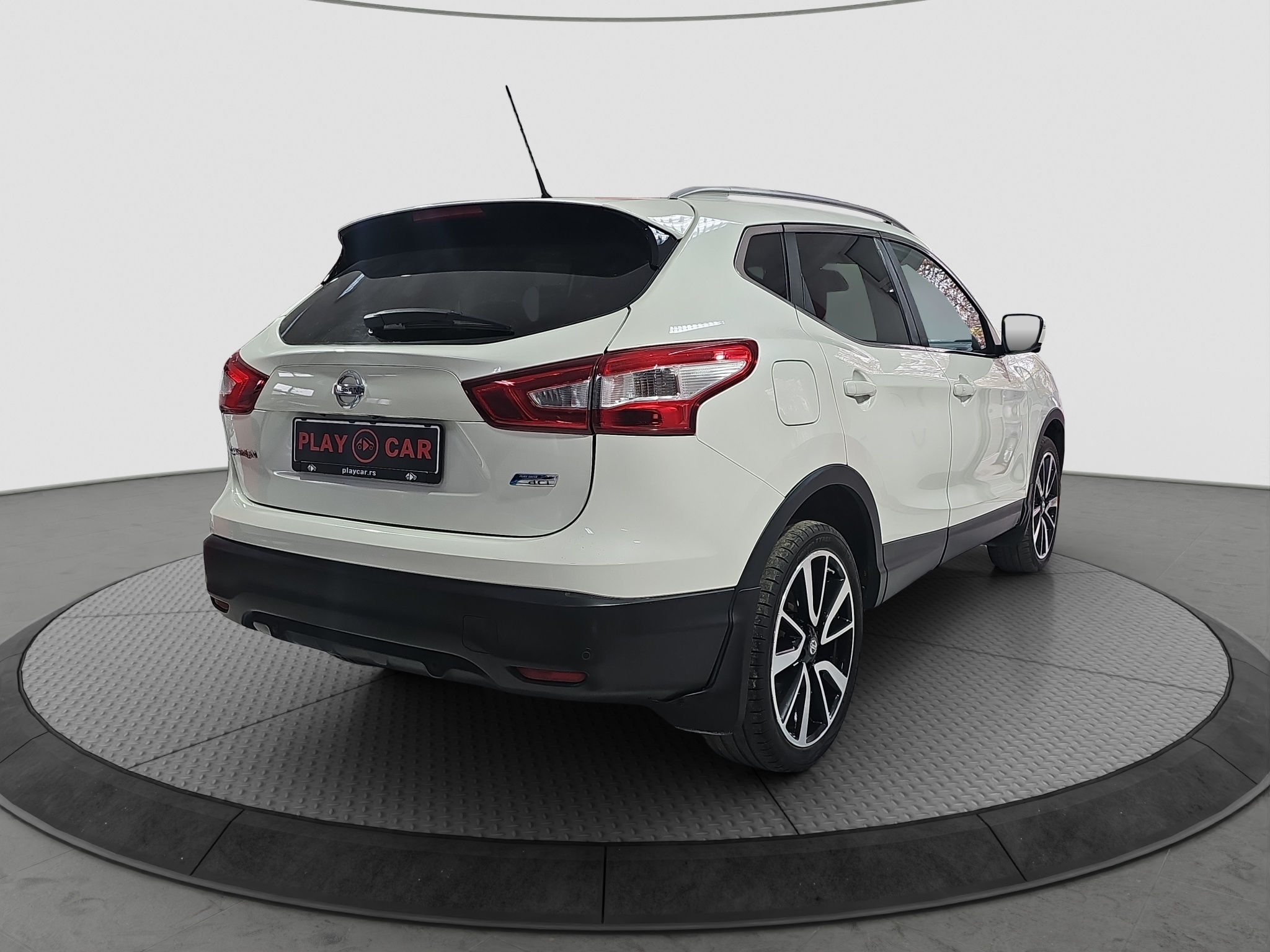 
								Nissan Qashqai TEKNA/T0P full									