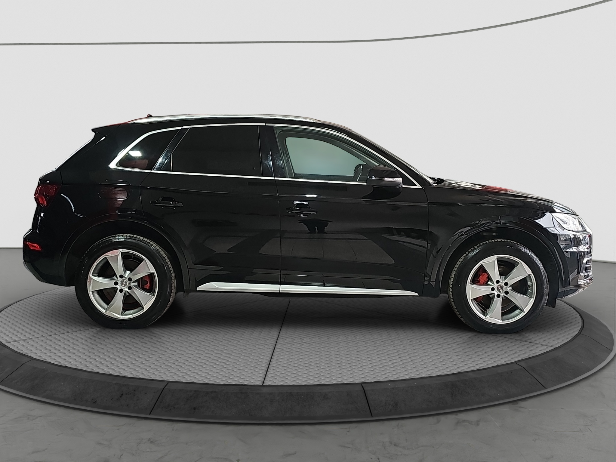 
								Audi Q5 VIRT/AUTO/4×4 full									