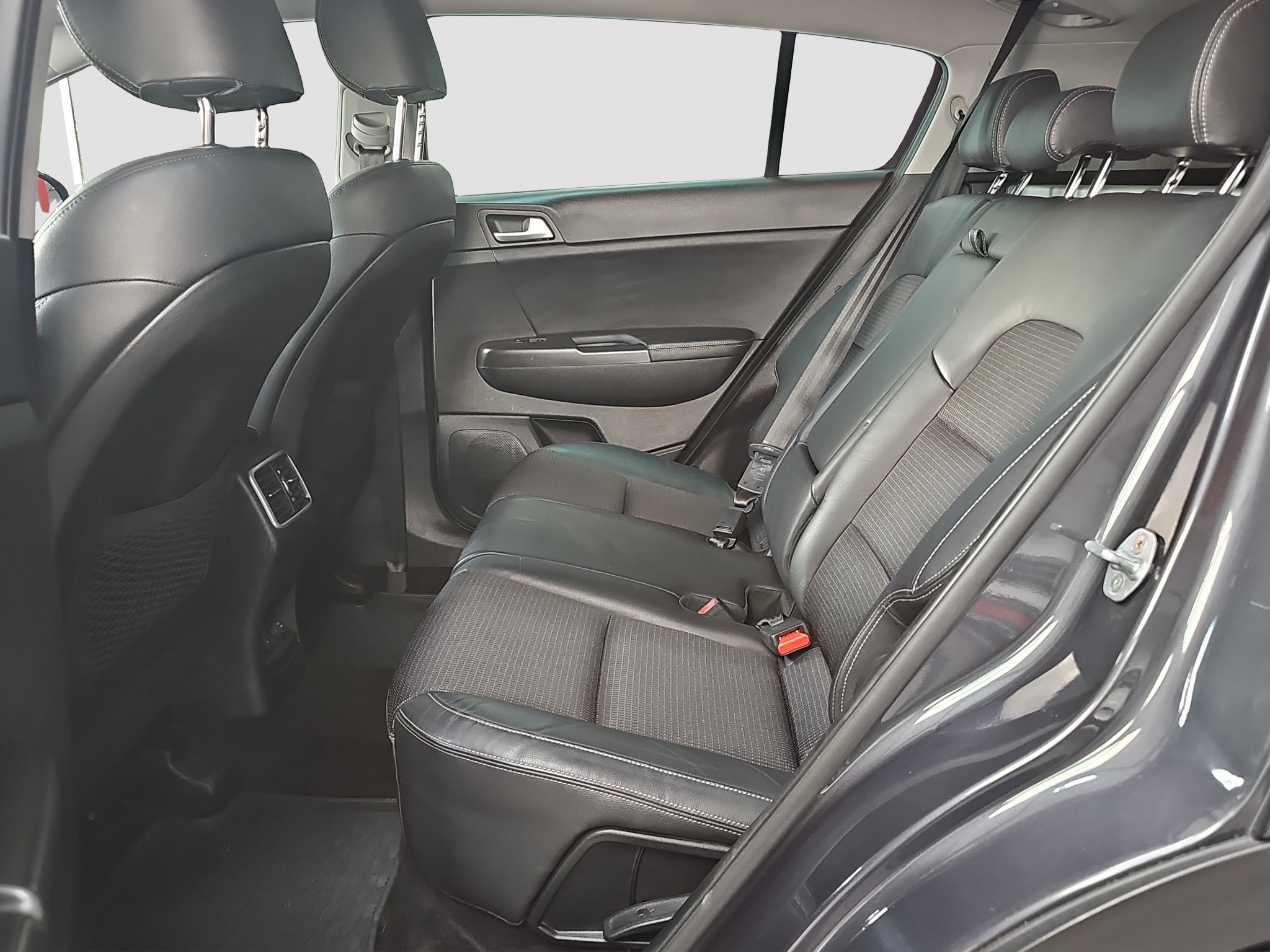 
								Kia Sportage ODLI.ČAN full									