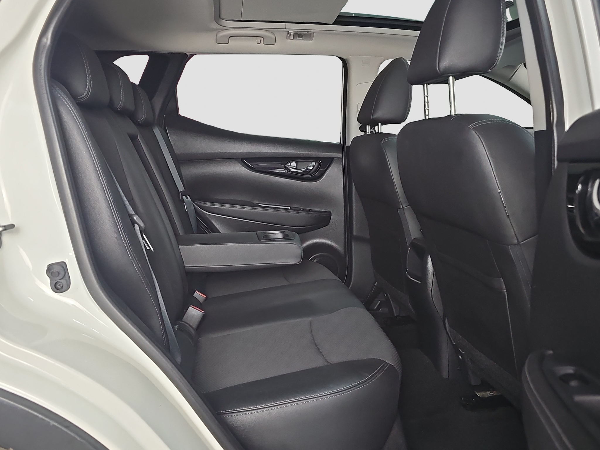 
								Nissan Qashqai TEKNA/T0P full									