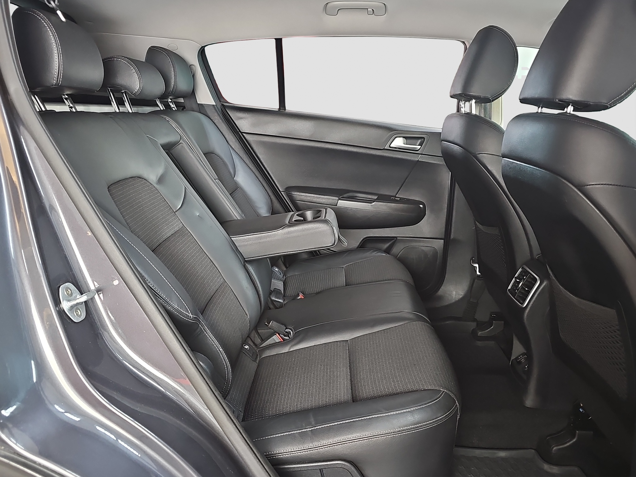 
								Kia Sportage ODLI.ČAN full									