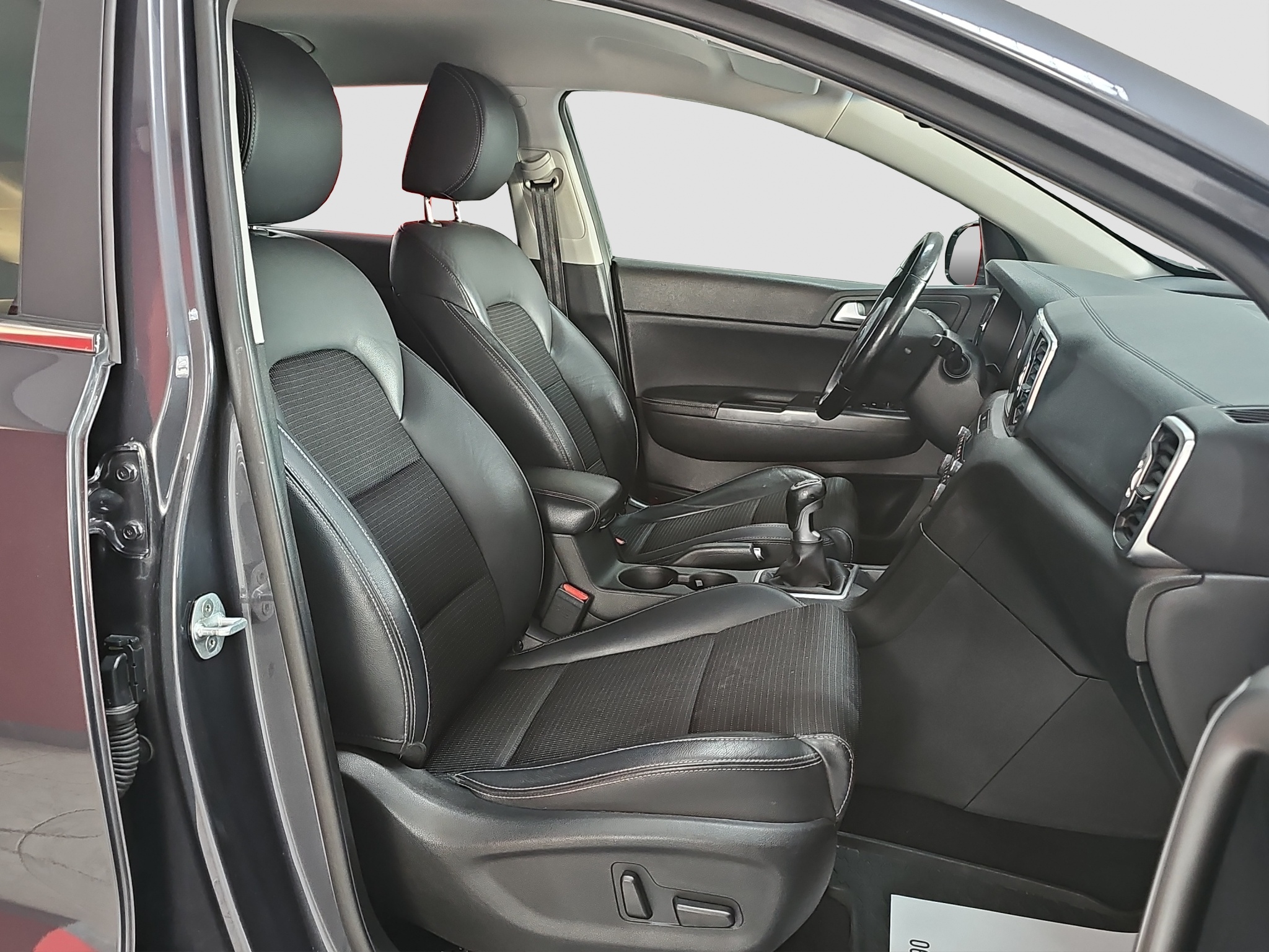 
								Kia Sportage ODLI.ČAN full									