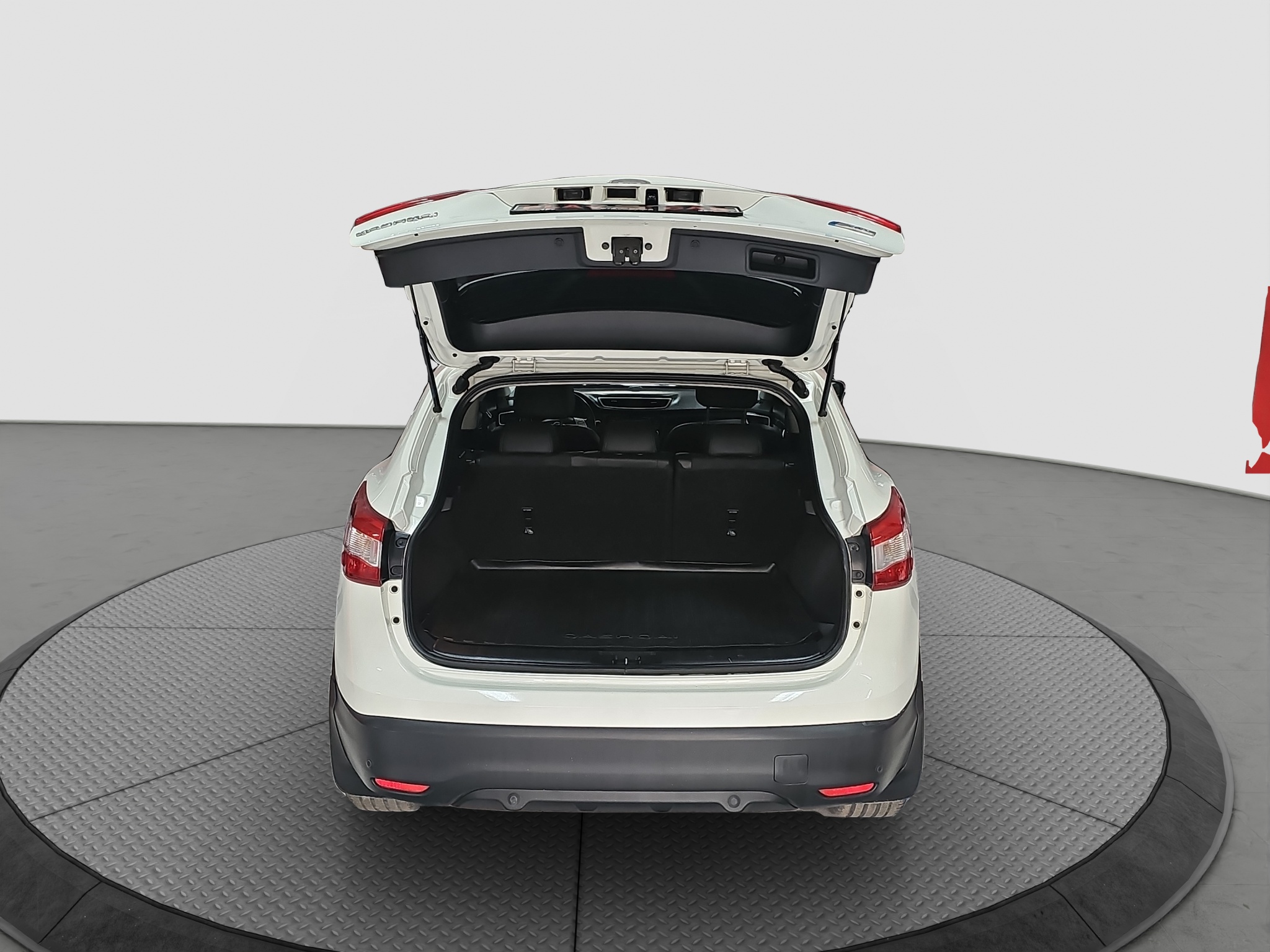 
								Nissan Qashqai TEKNA/T0P full									