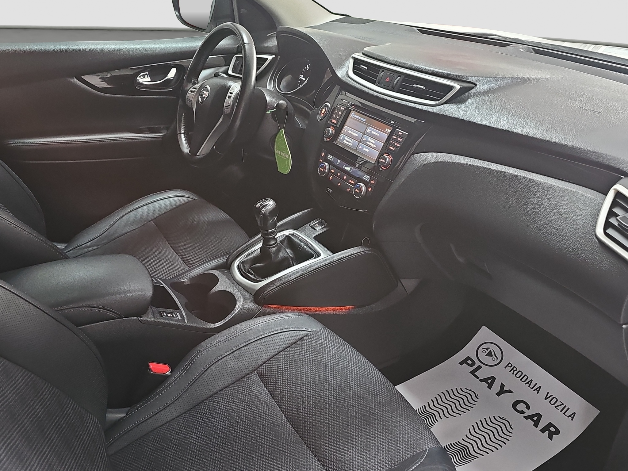 
								Nissan Qashqai TEKNA/T0P full									