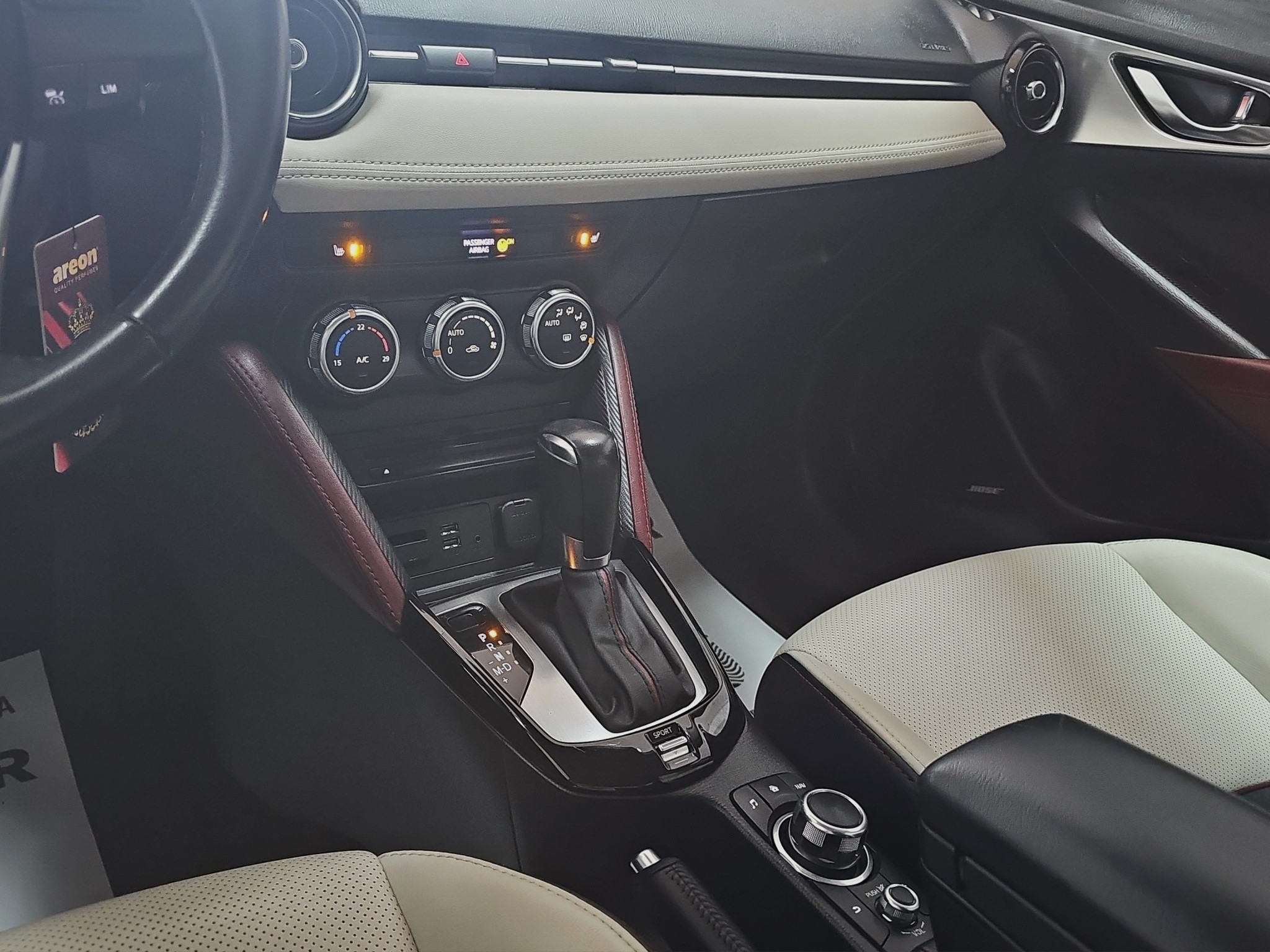 
								Mazda CX-3 AUT/FUL.L 2015. godište full									