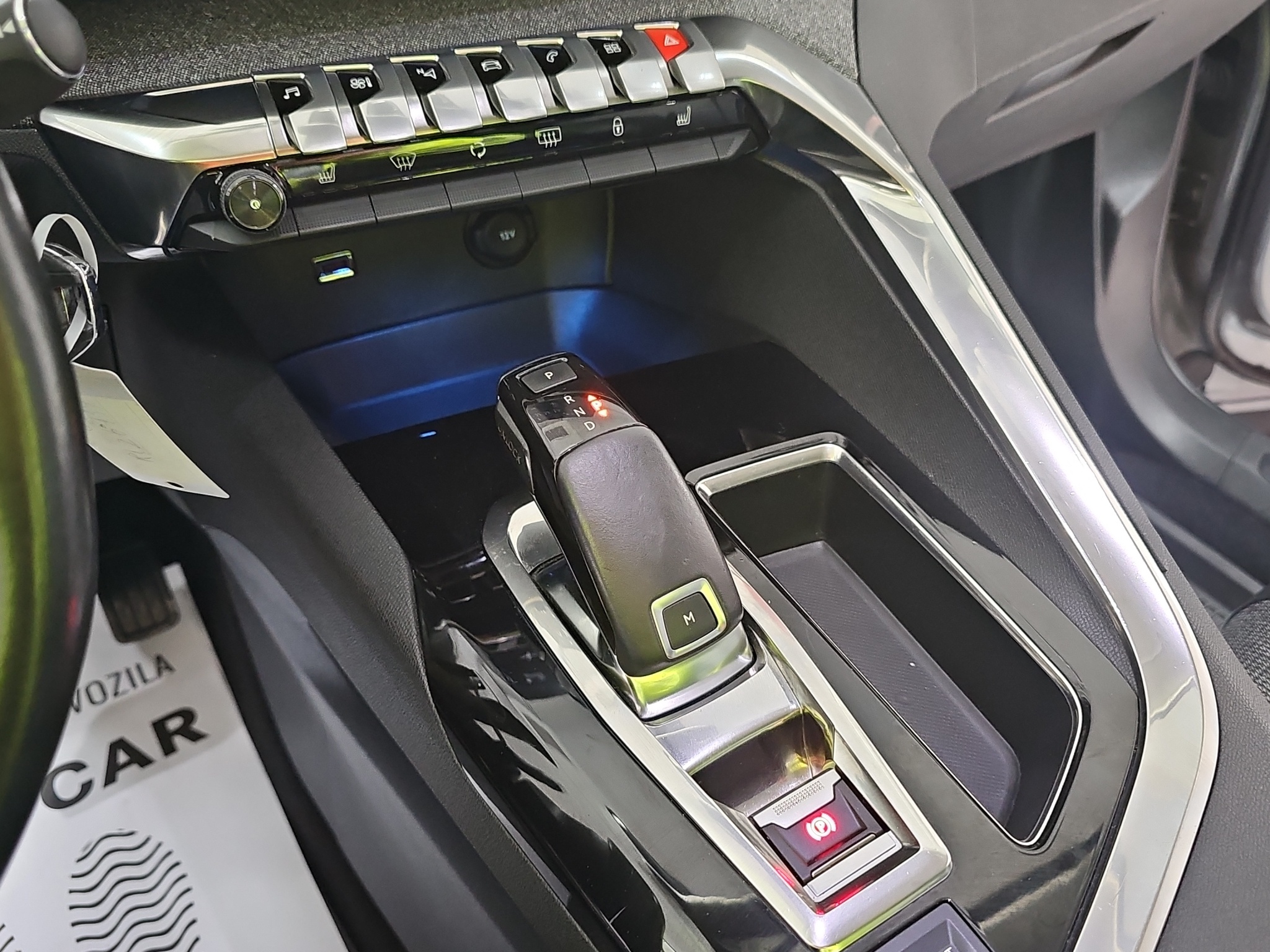 
								Peugeot 3008 AUTO/DOBAR full									