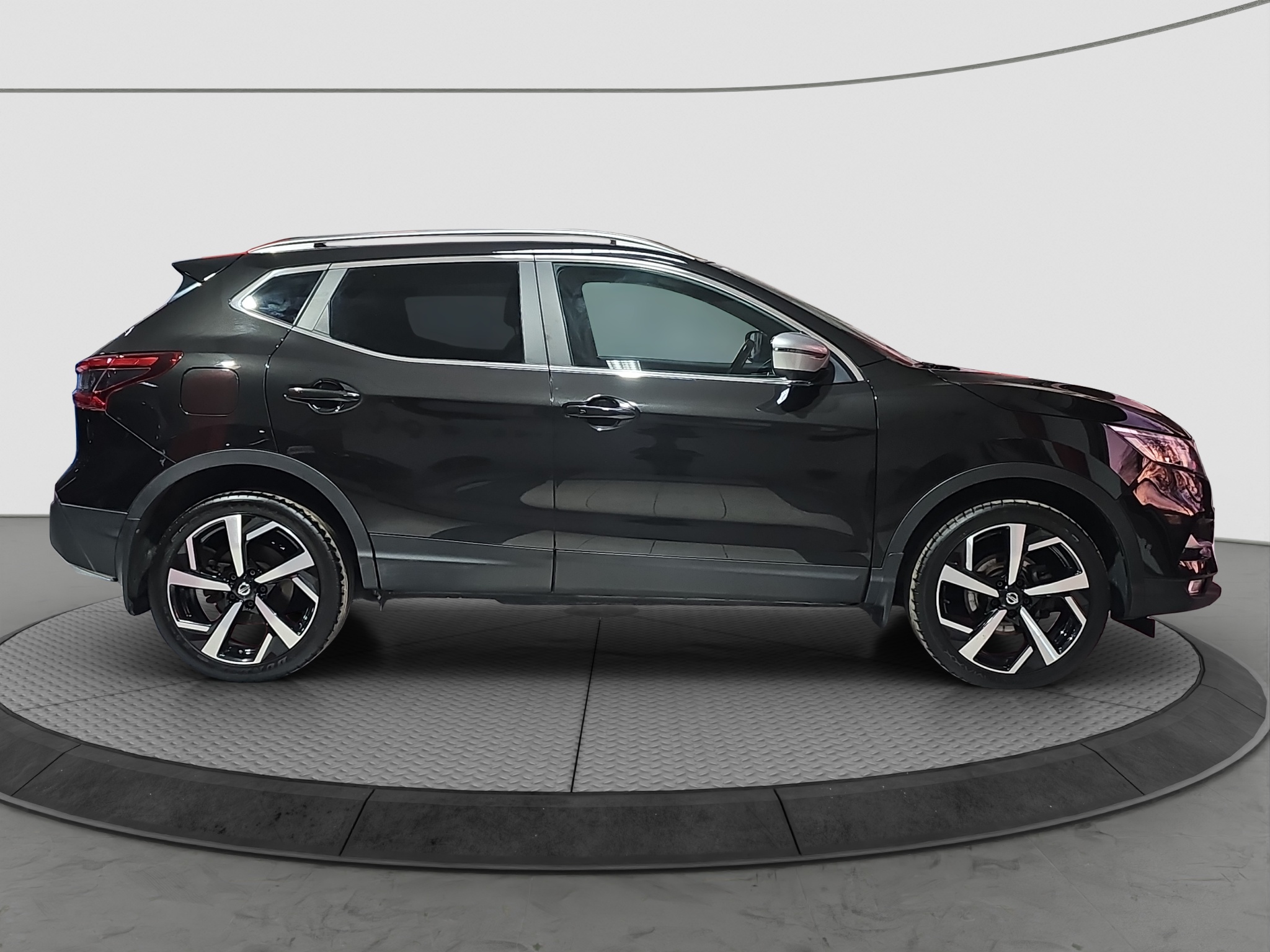 
								Nissan Qashqai TEKNA/FU.LL/AUTO full									