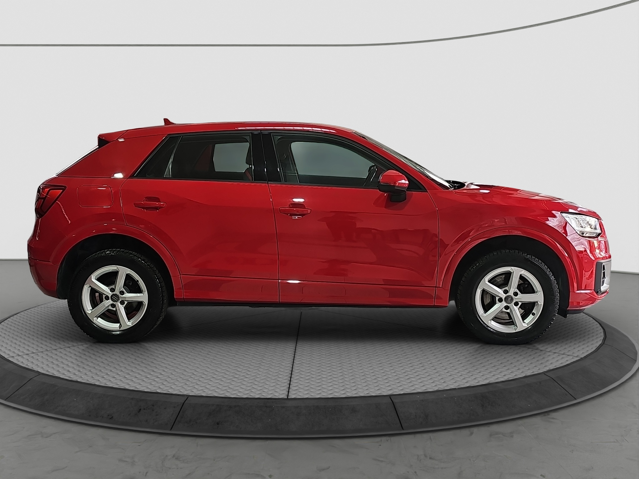 
								Audi Q2 AUTO/VIRT/FU.LL full									