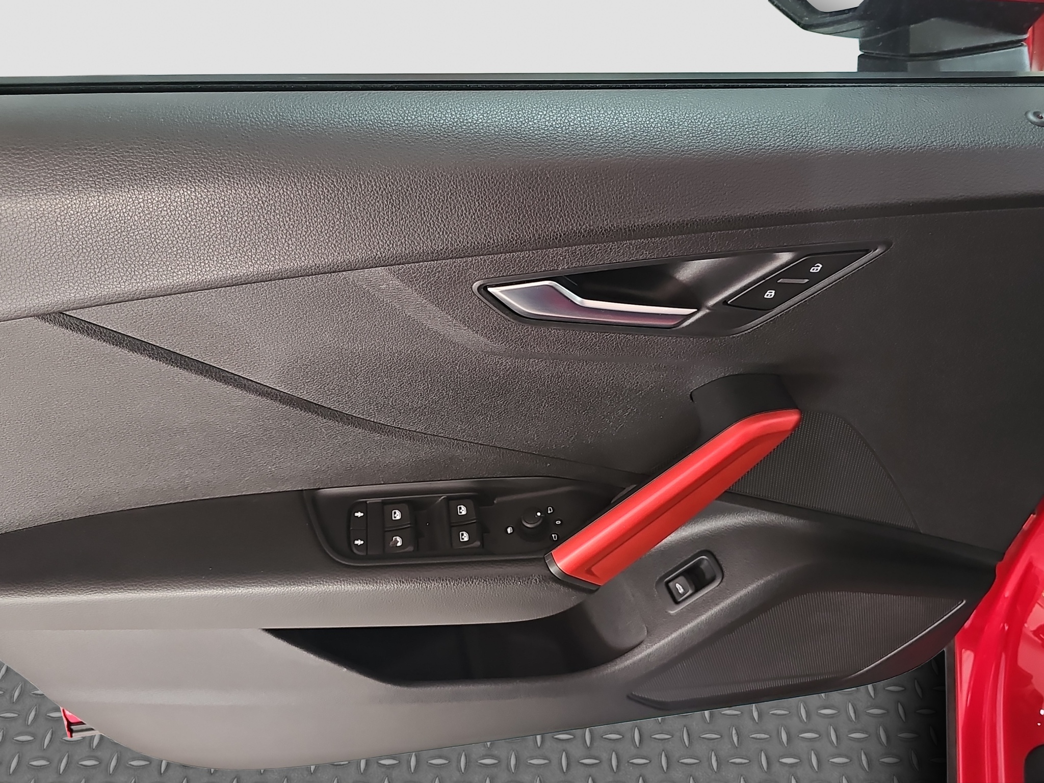 
								Audi Q2 AUTO/VIRT/FU.LL full									