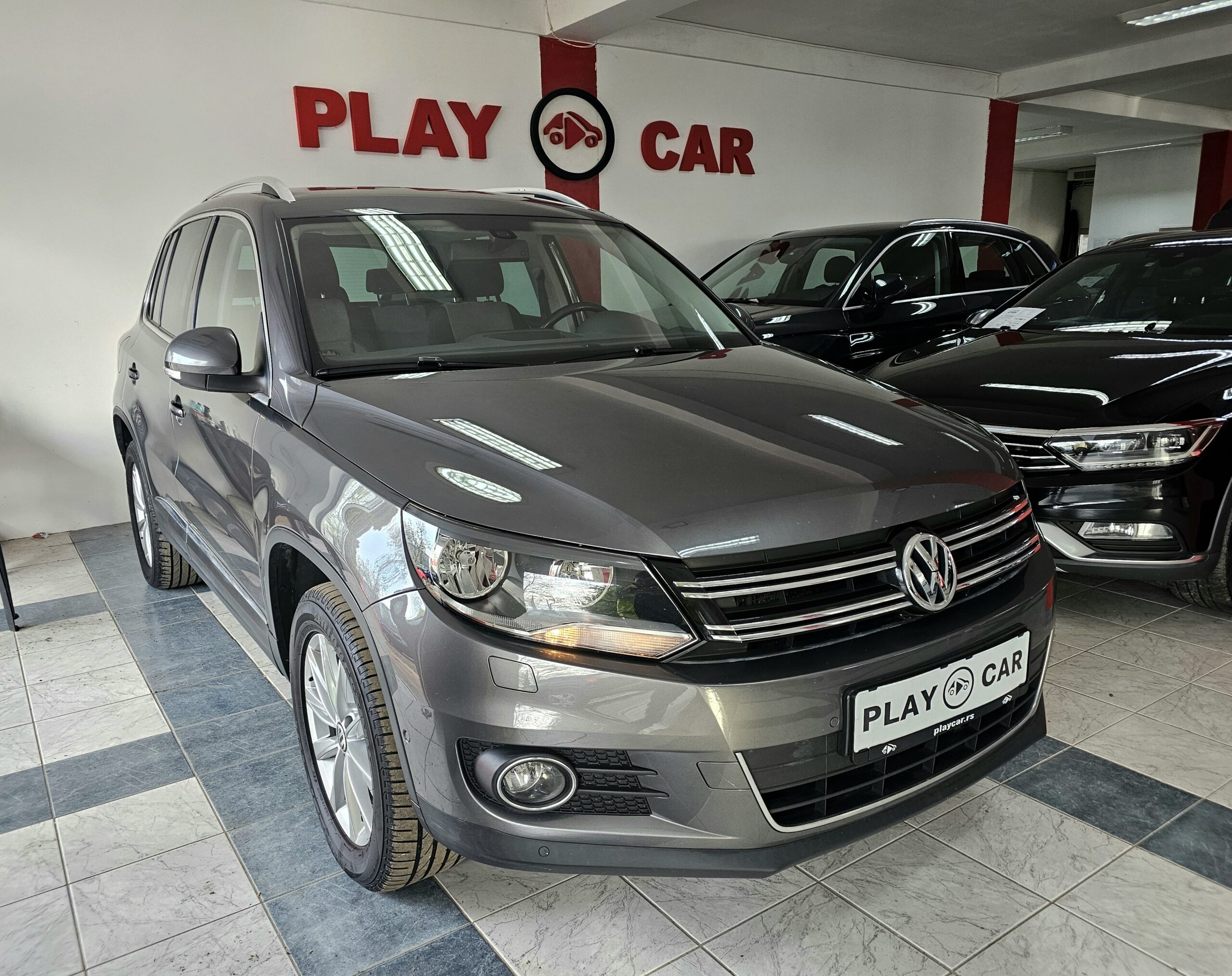 
								Volkswagen Tiguan 4Motion/AUTOM full									