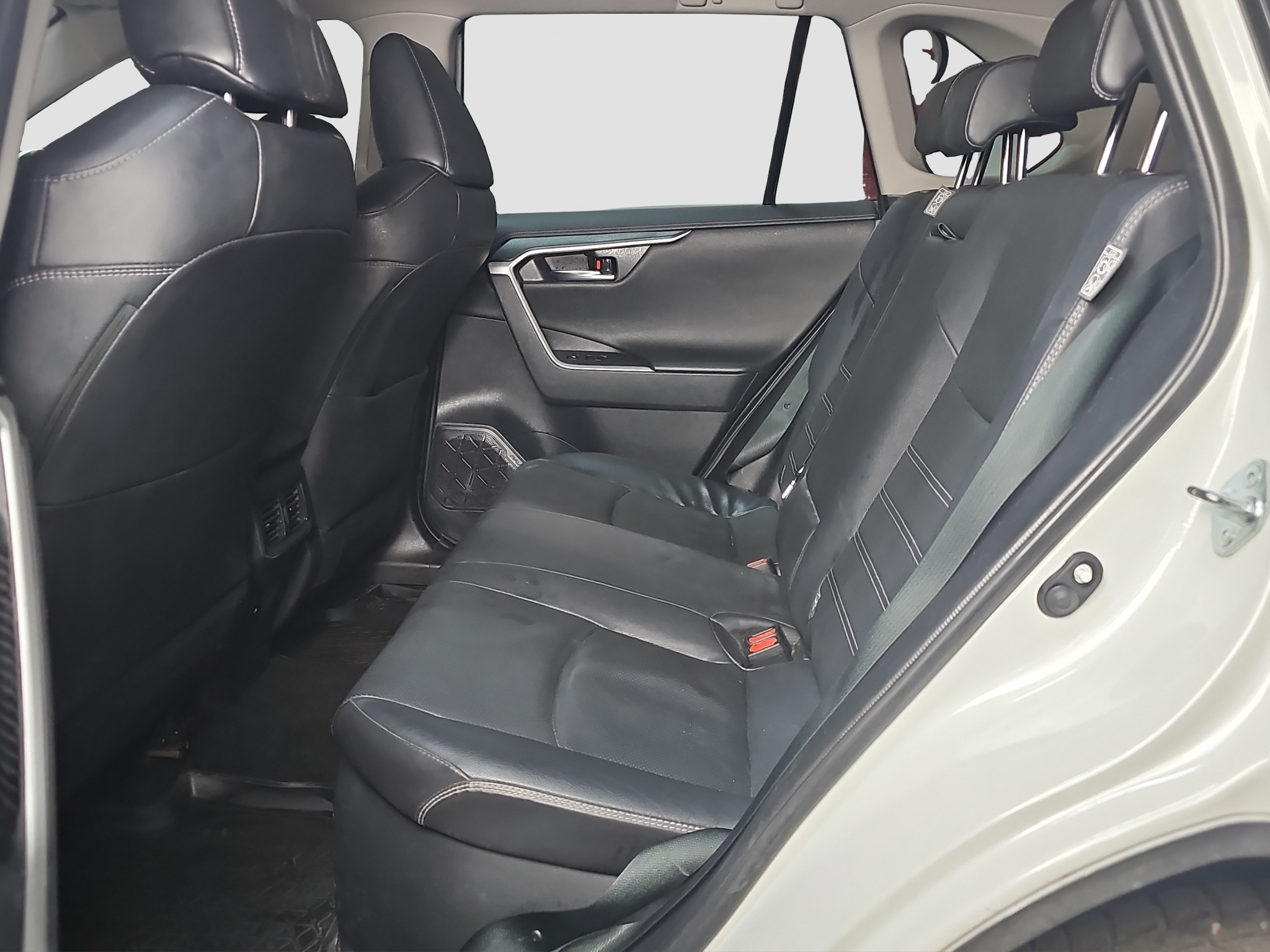 
								Toyota RAV 4 AWD/AUT0/T0P full									