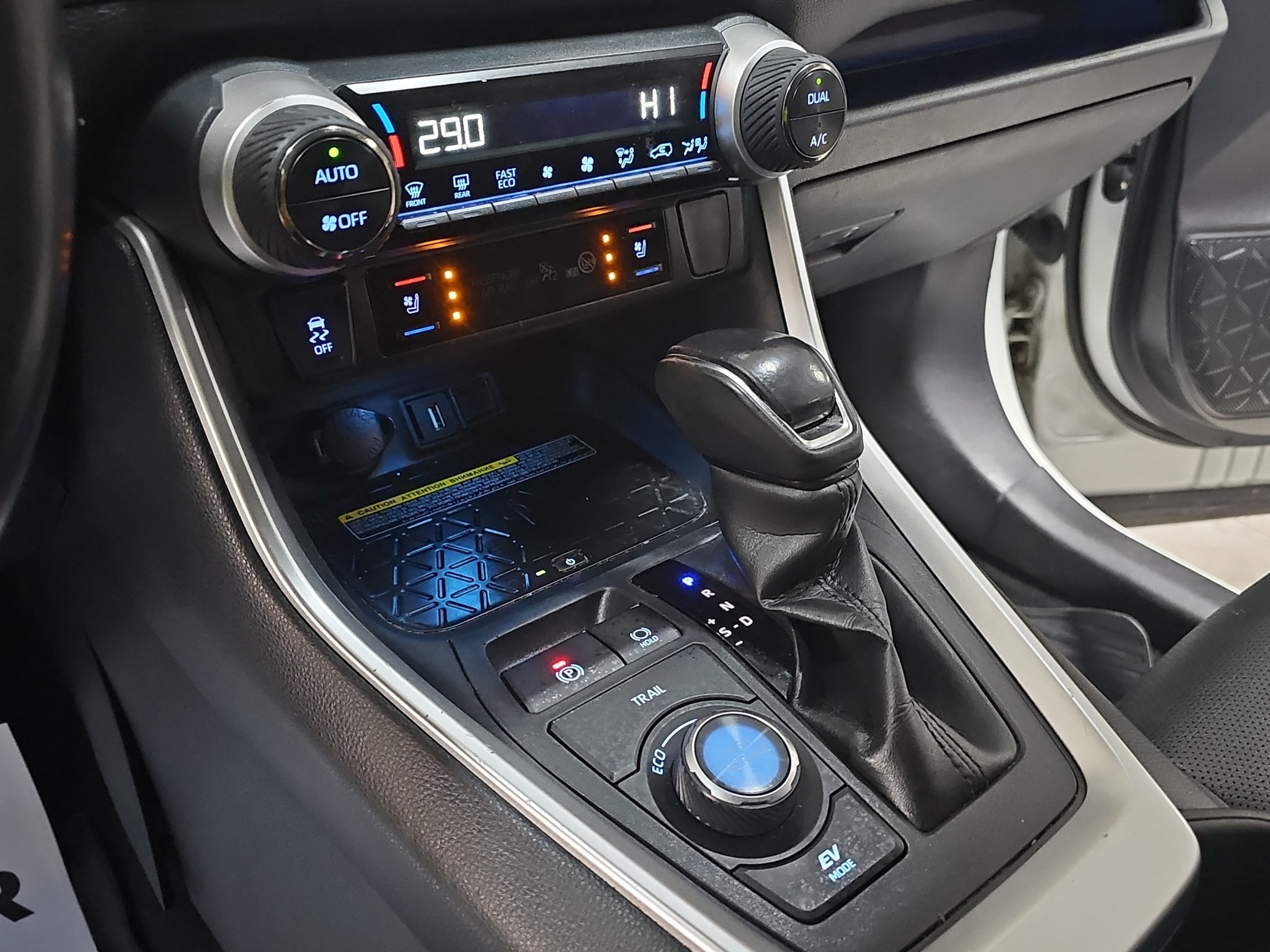 
								Toyota RAV 4 AWD/AUT0/T0P full									