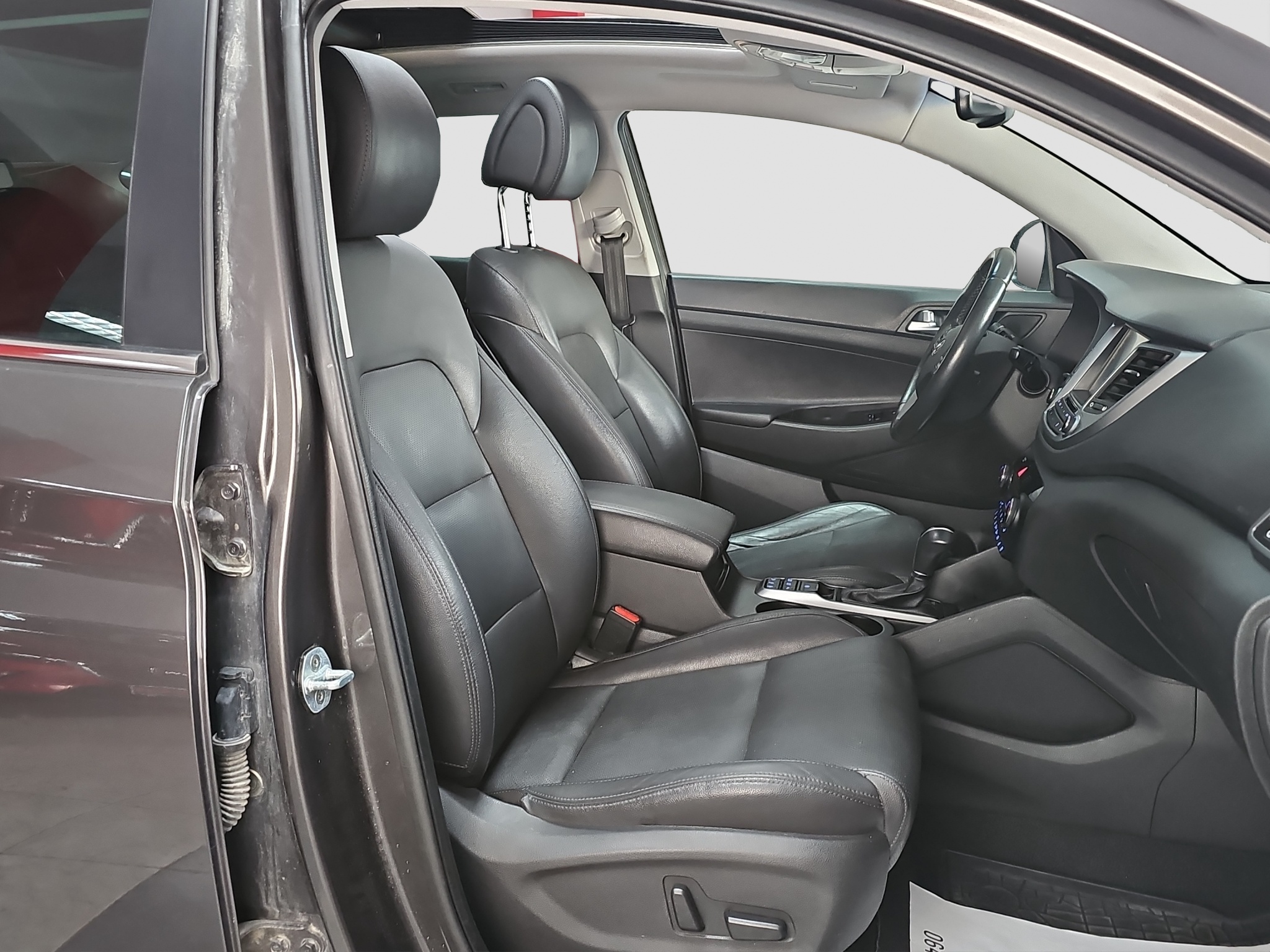 
								Hyundai Tucson AUTO/SIBER/FU.LL full									