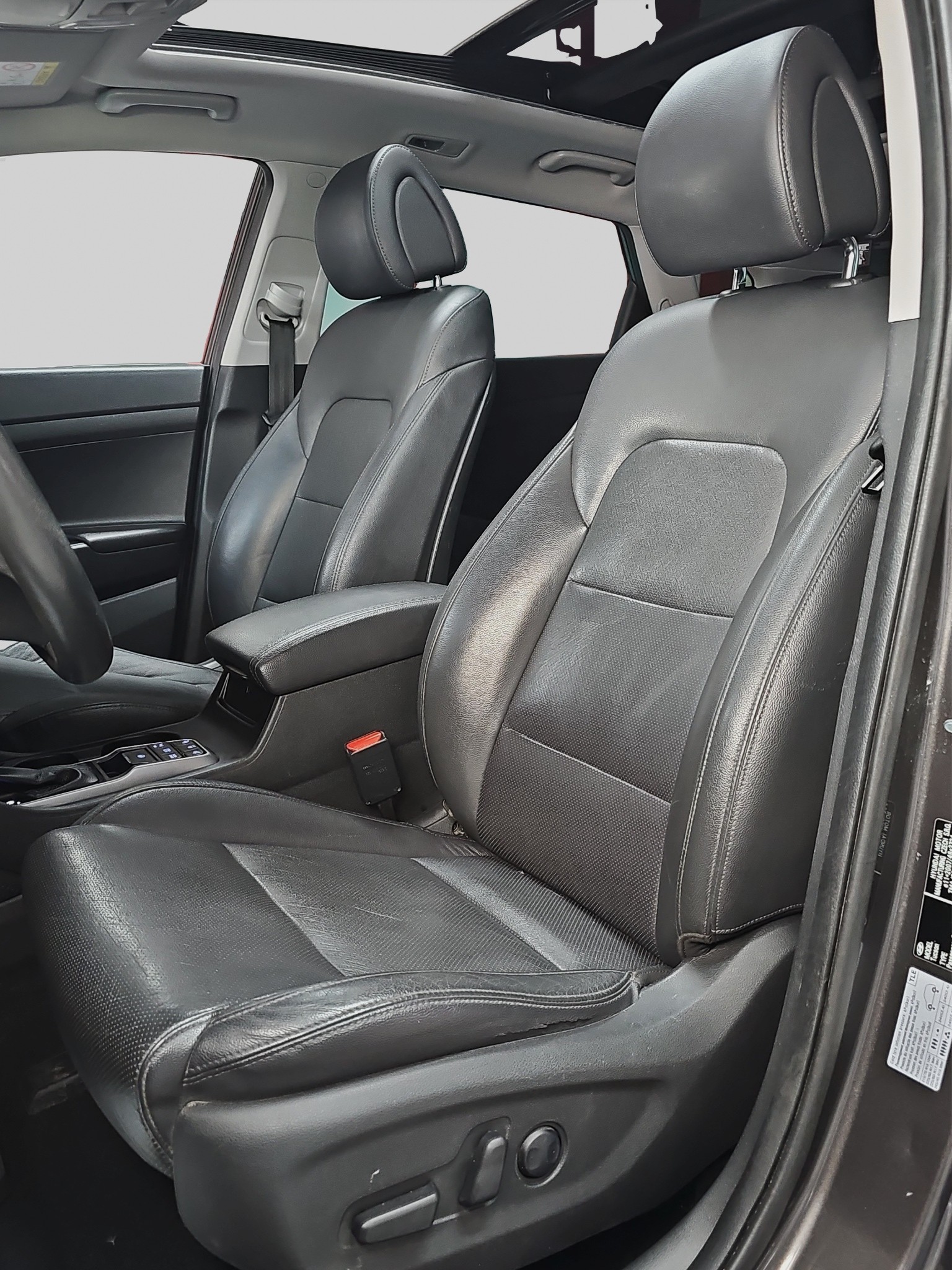 
								Hyundai Tucson AUTO/SIBER/FU.LL full									