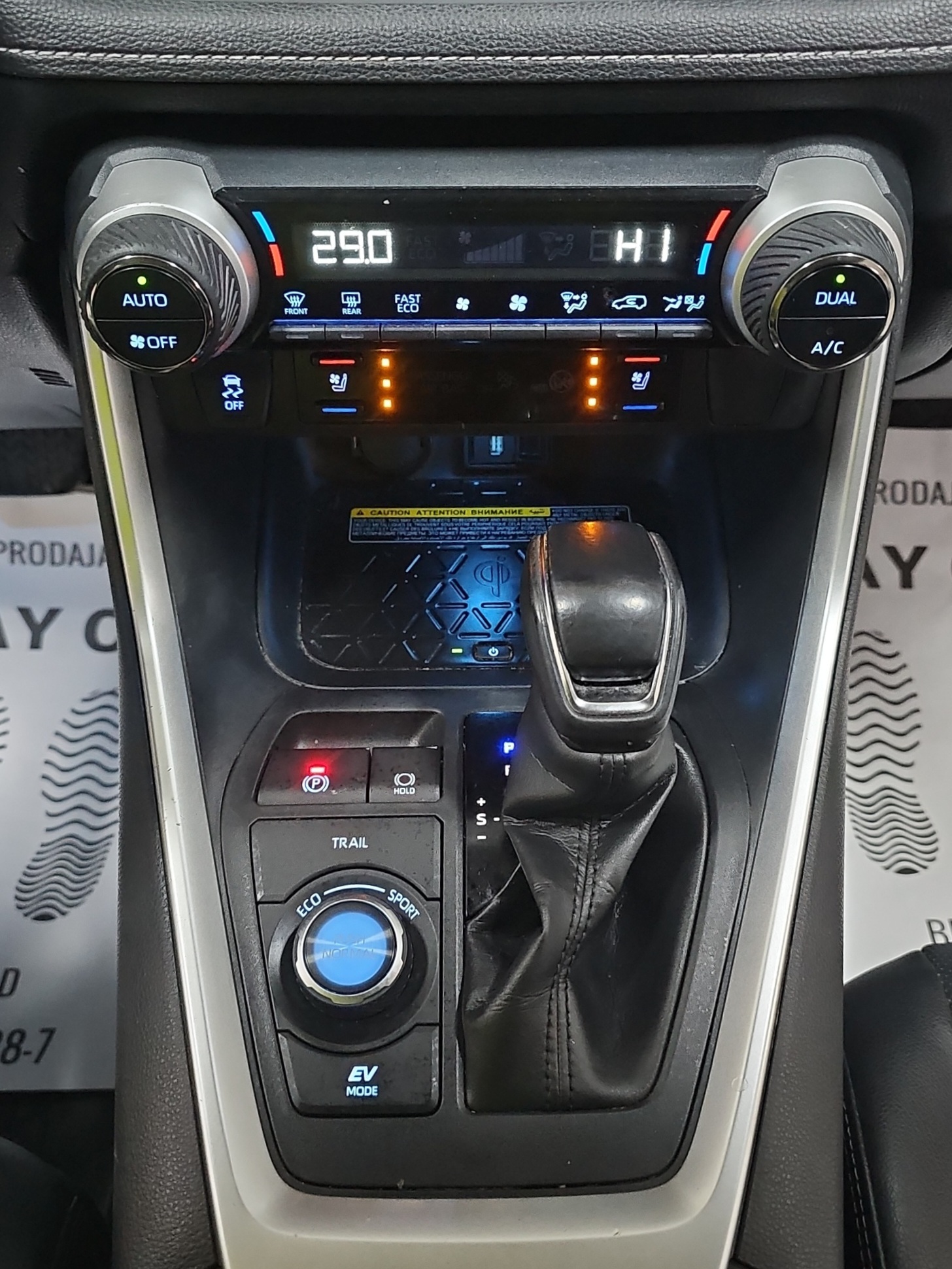 
								Toyota RAV 4 AWD/AUT0/T0P full									