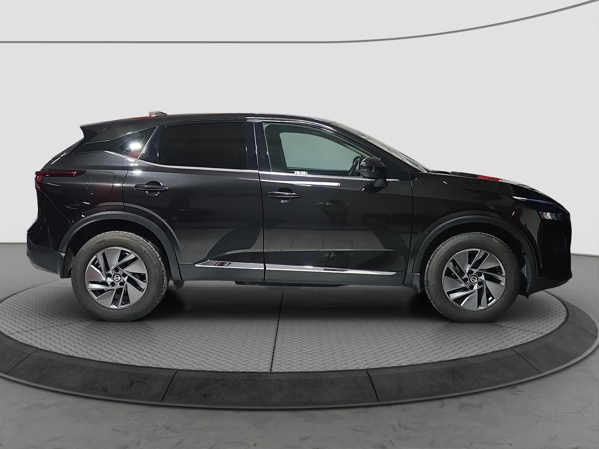 
								Nissan Qashqai MILD HYBRID/T.O.P full									