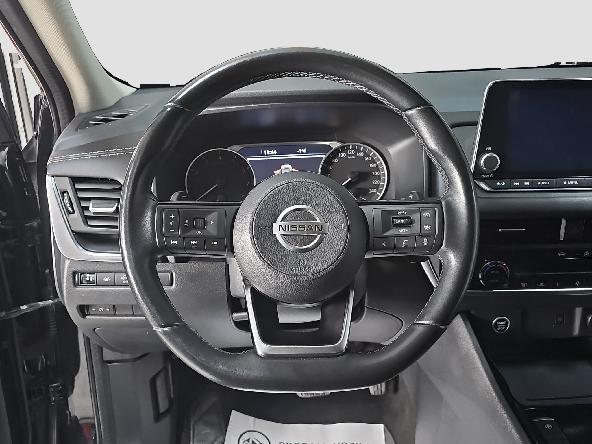 
								Nissan Qashqai MILD HYBRID/T.O.P full									