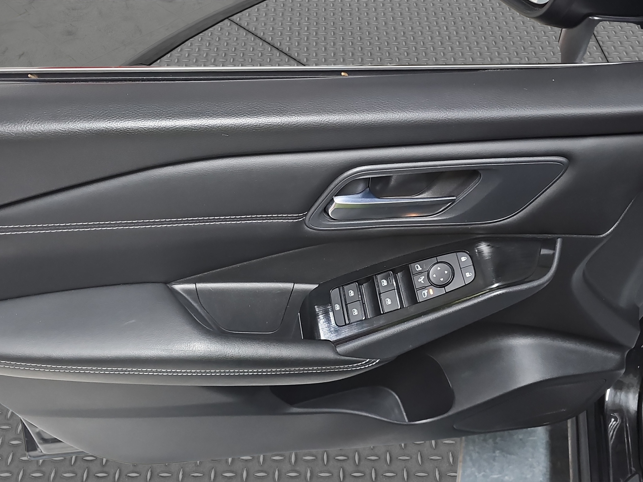 
								Nissan Qashqai MILD HYBRID/T.O.P full									