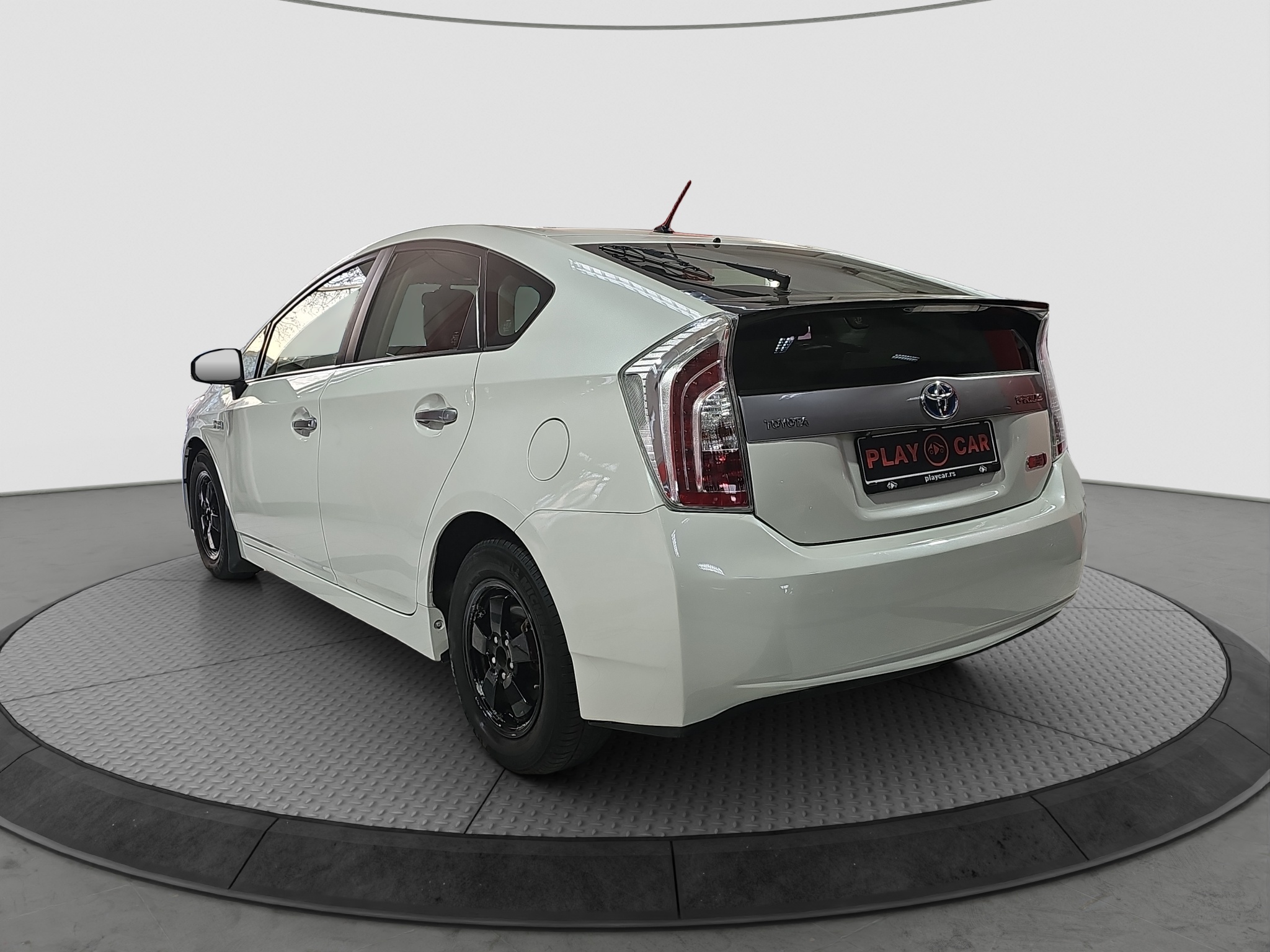 
								Toyota Prius Plug In full									