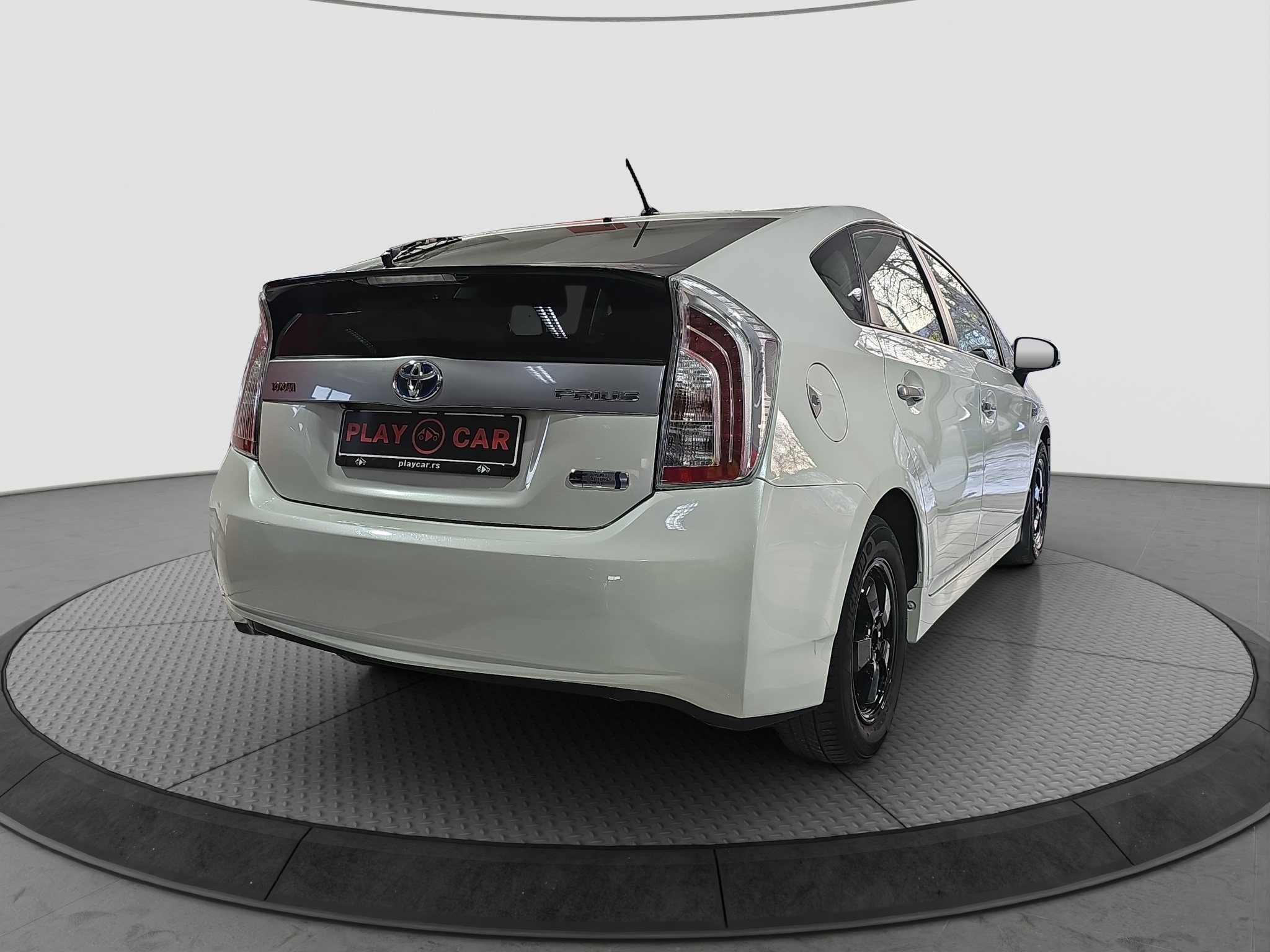 
								Toyota Prius Plug In full									