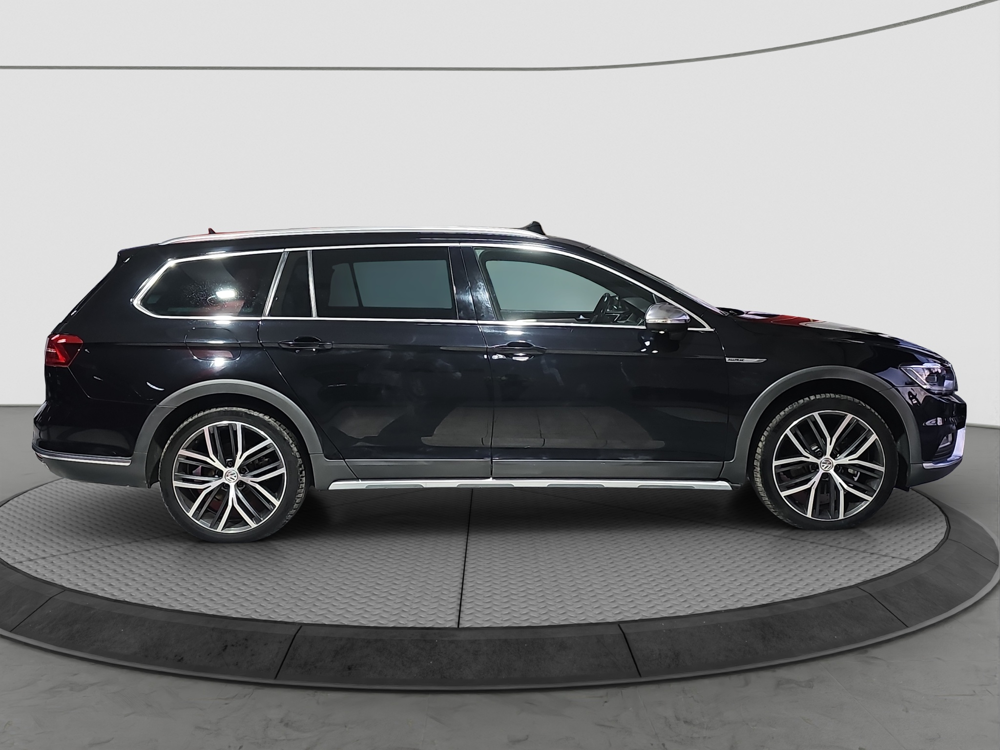 
								Volkswagen Passat B8 Alltrack VIRT/PANO/AUTO full									