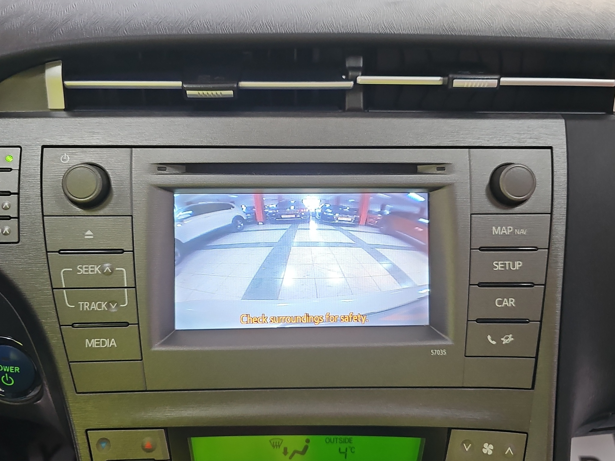 
								Toyota Prius Plug In full									