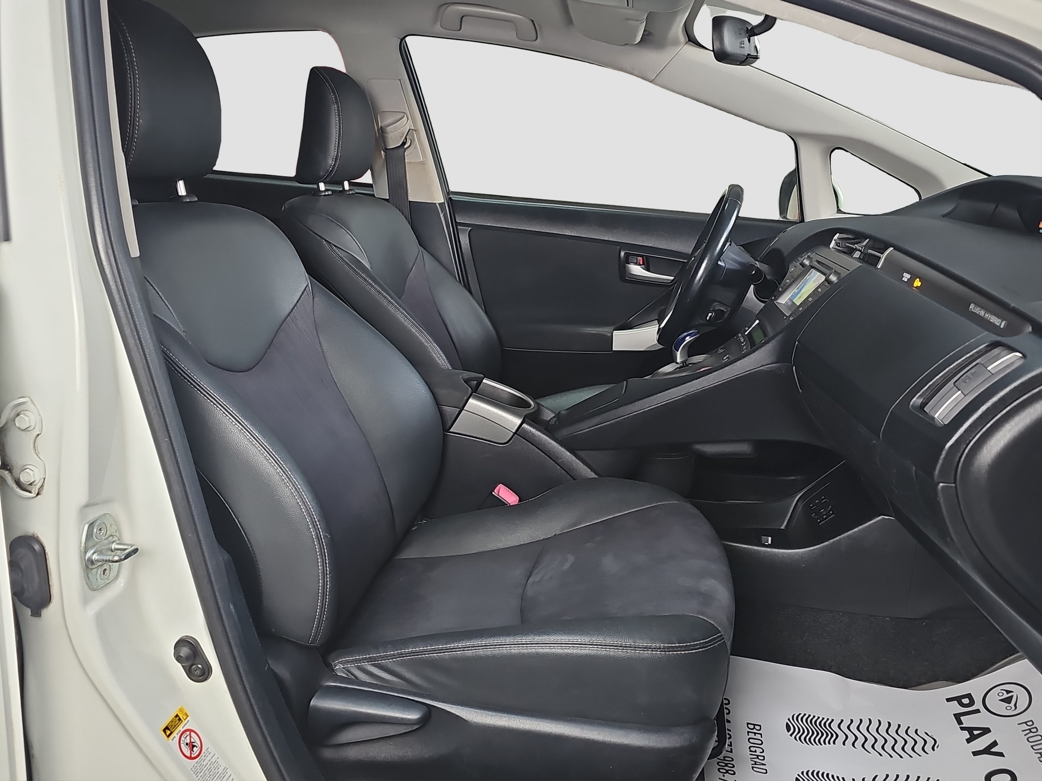 
								Toyota Prius Plug In full									