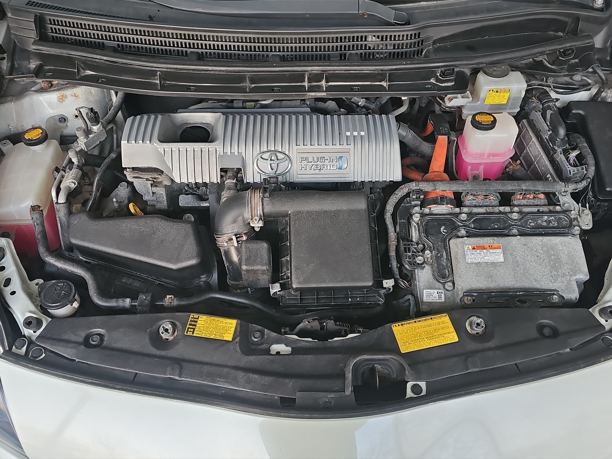 
								Toyota Prius Plug In full									