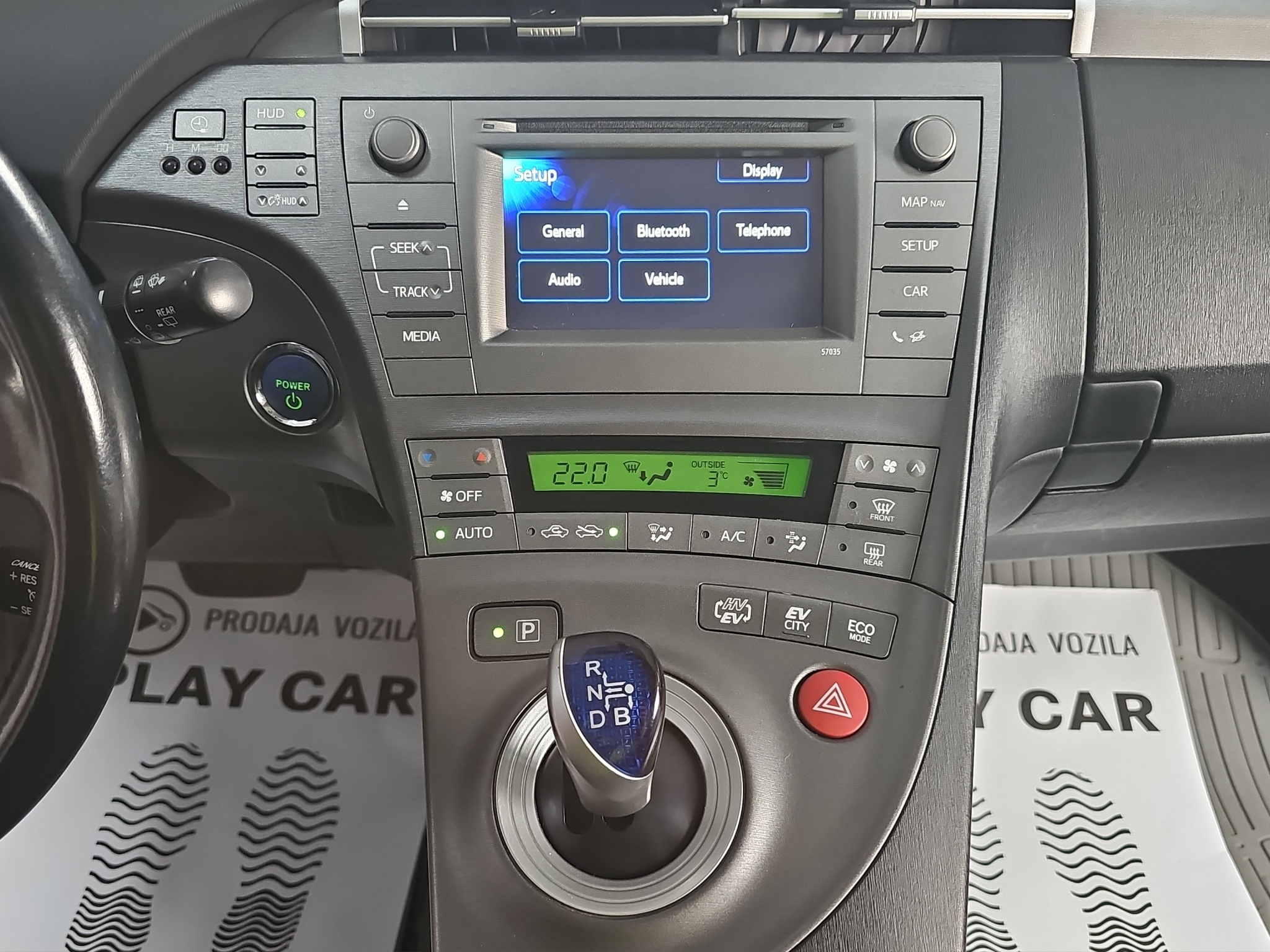 
								Toyota Prius Plug In full									