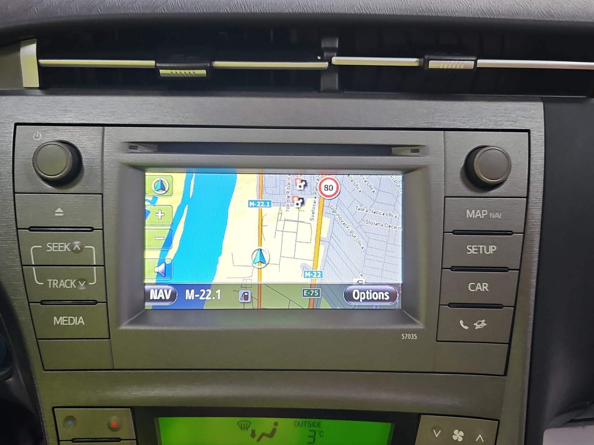 
								Toyota Prius Plug In full									