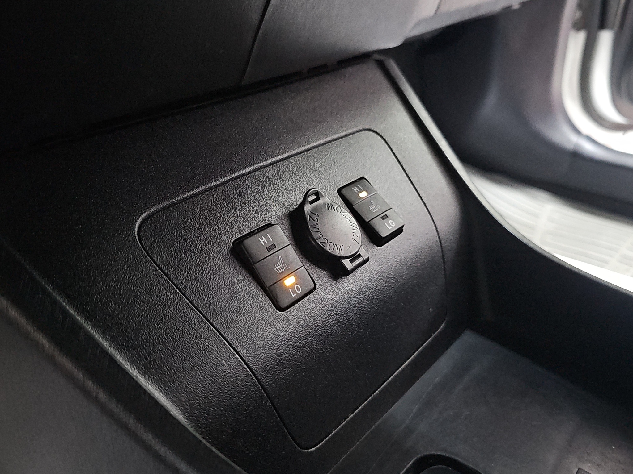 
								Toyota Prius Plug In full									