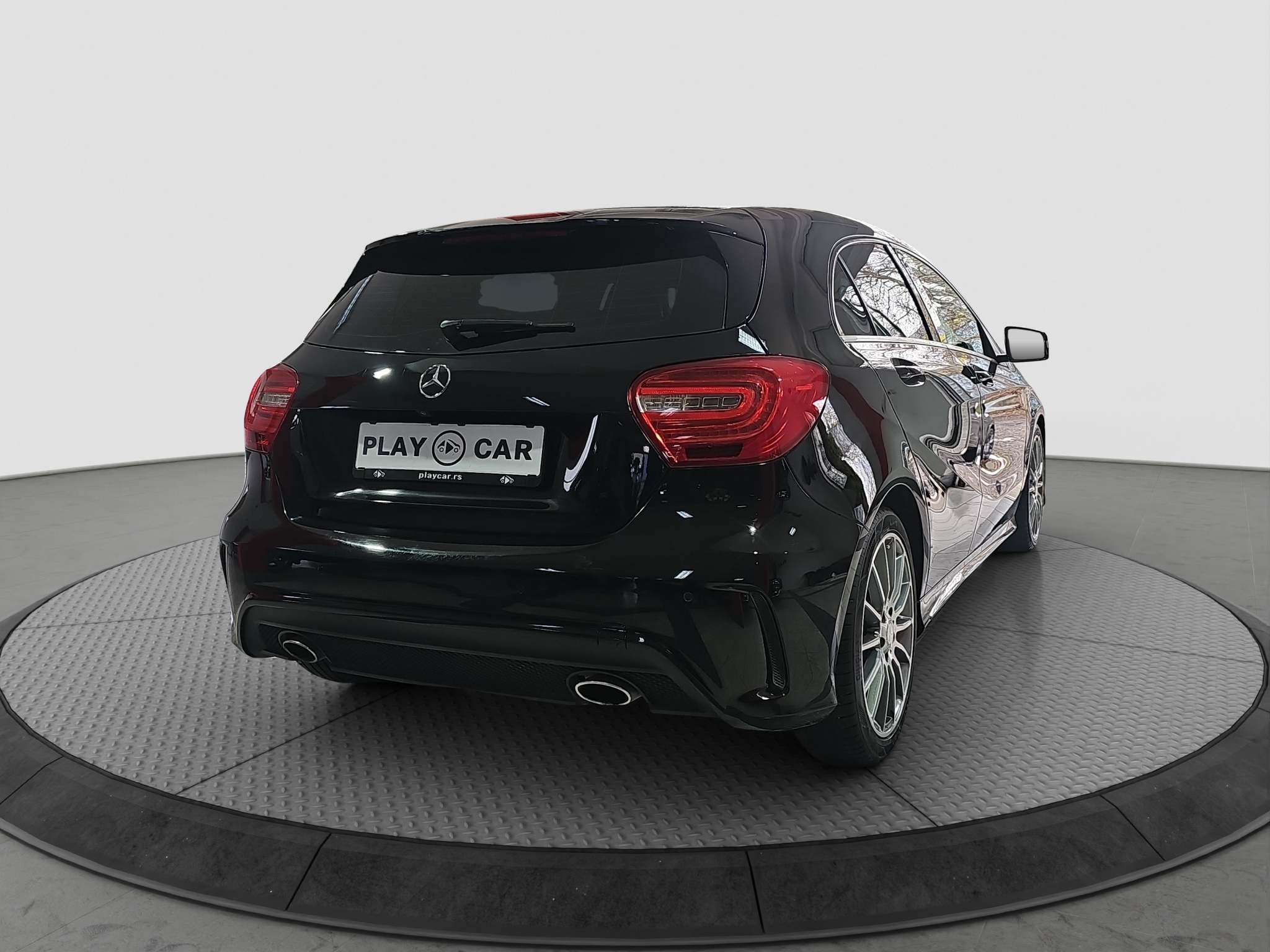 
								Mercedes Benz A 180 AMG/uradjen VELIKI full									