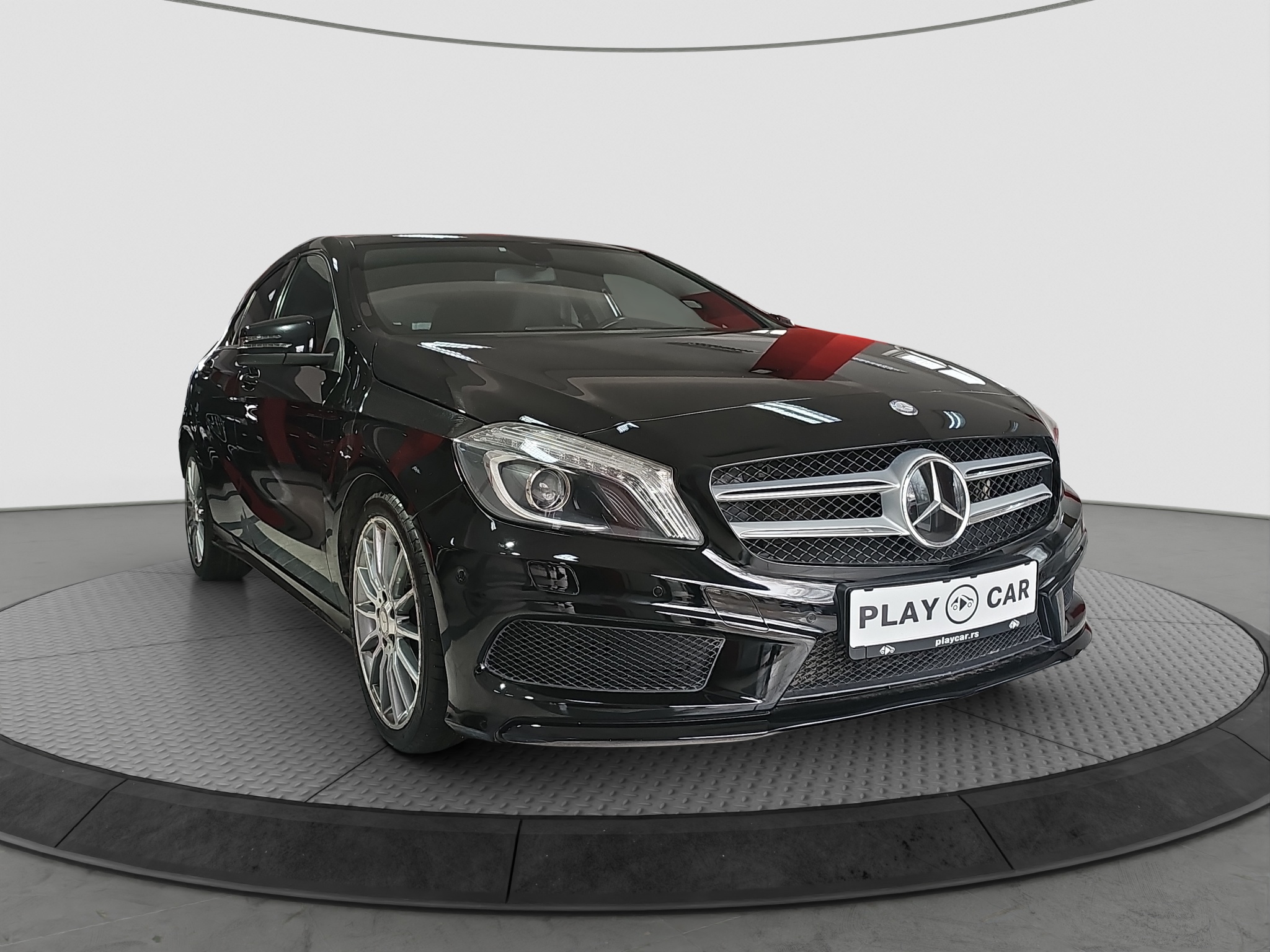 
								Mercedes Benz A 180 AMG/uradjen VELIKI full									