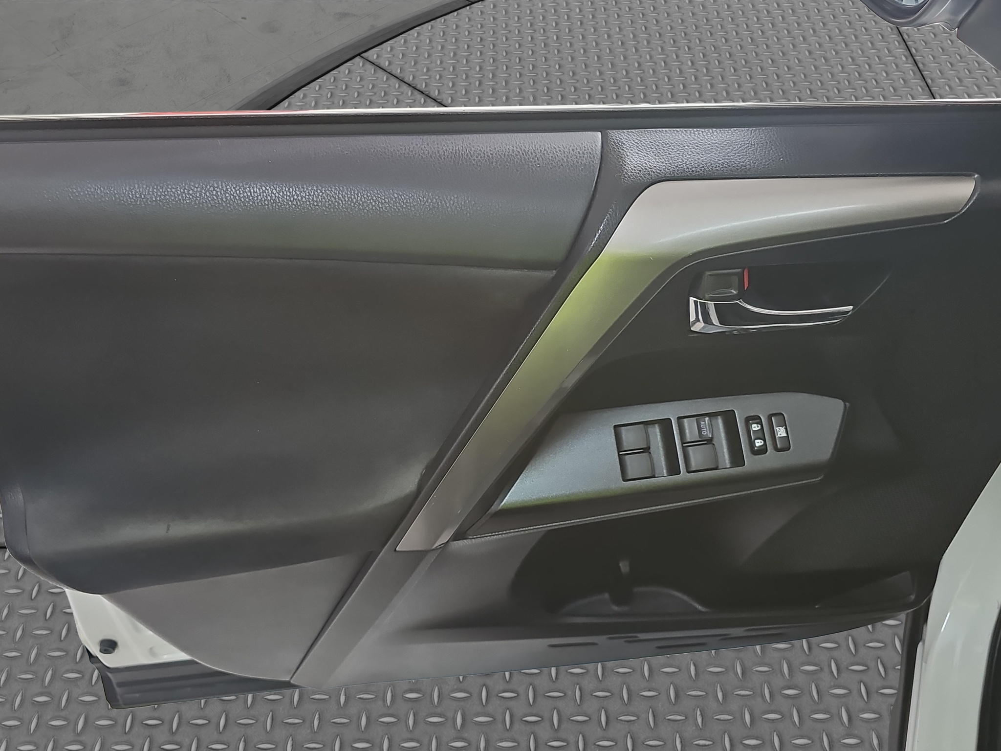 
								Toyota RAV 4 NordEdition/T.O.P full									