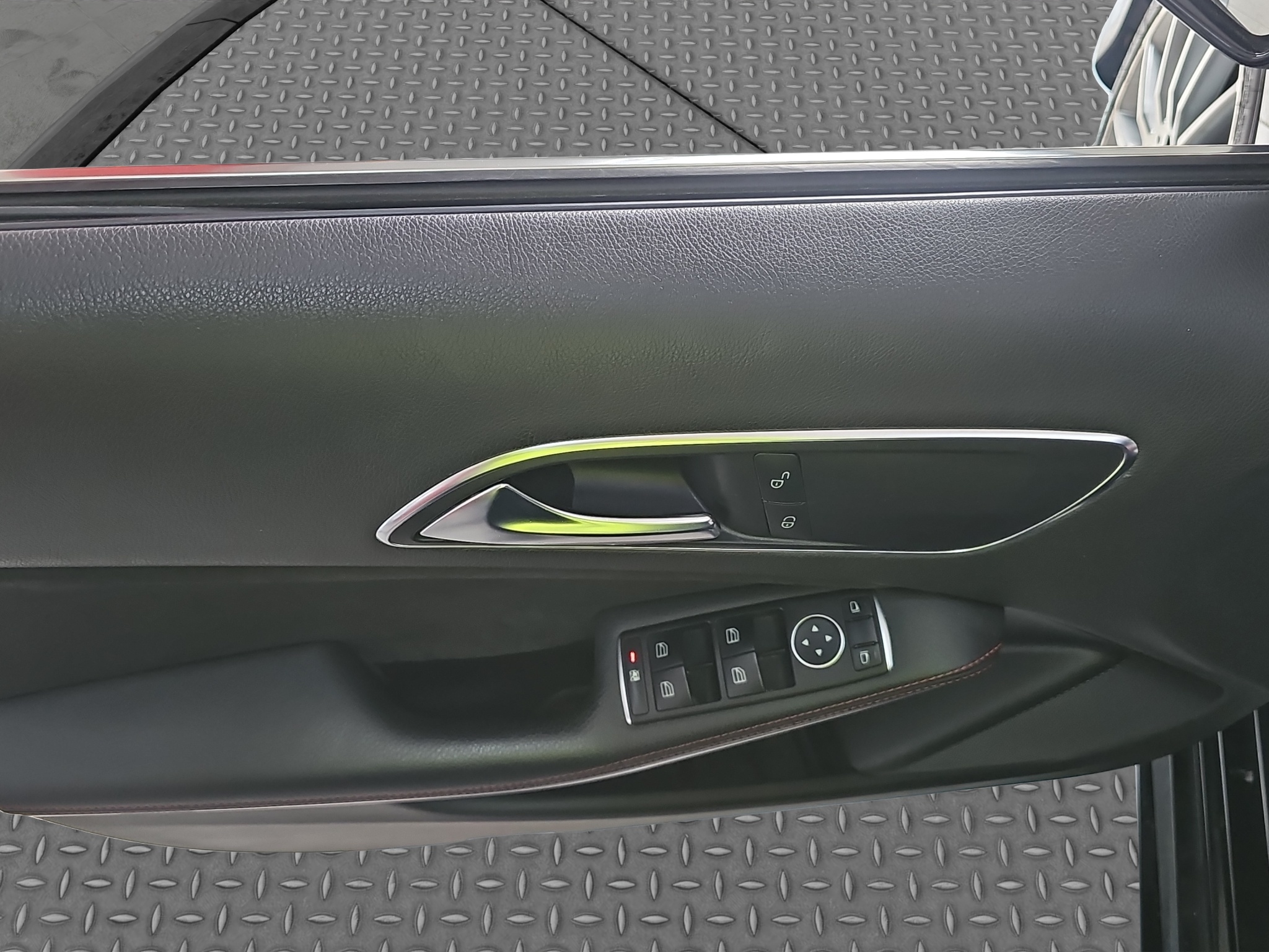 
								Mercedes Benz A 180 AMG/uradjen VELIKI full									