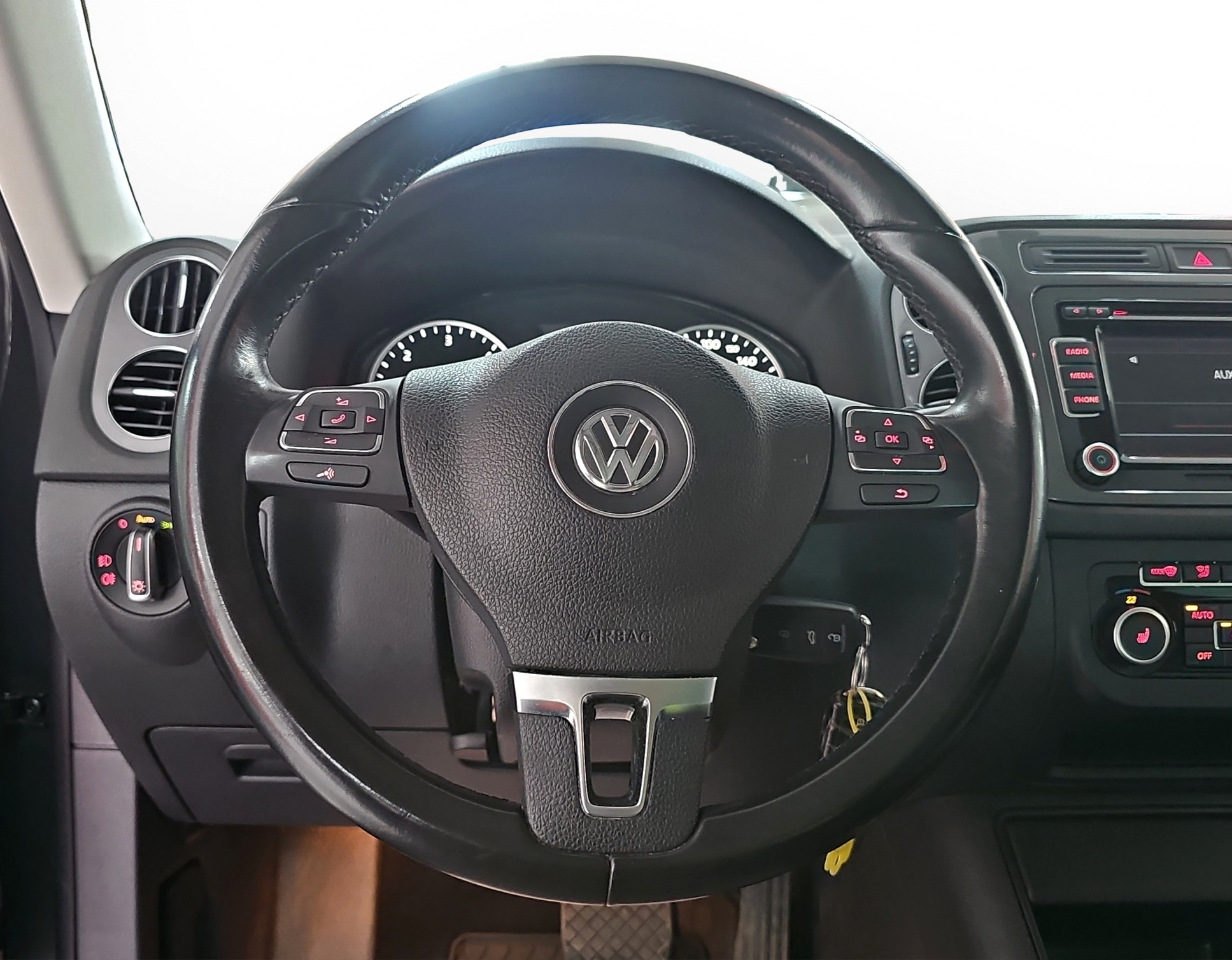 
								Volkswagen Tiguan 4Motion/AUTOM full									