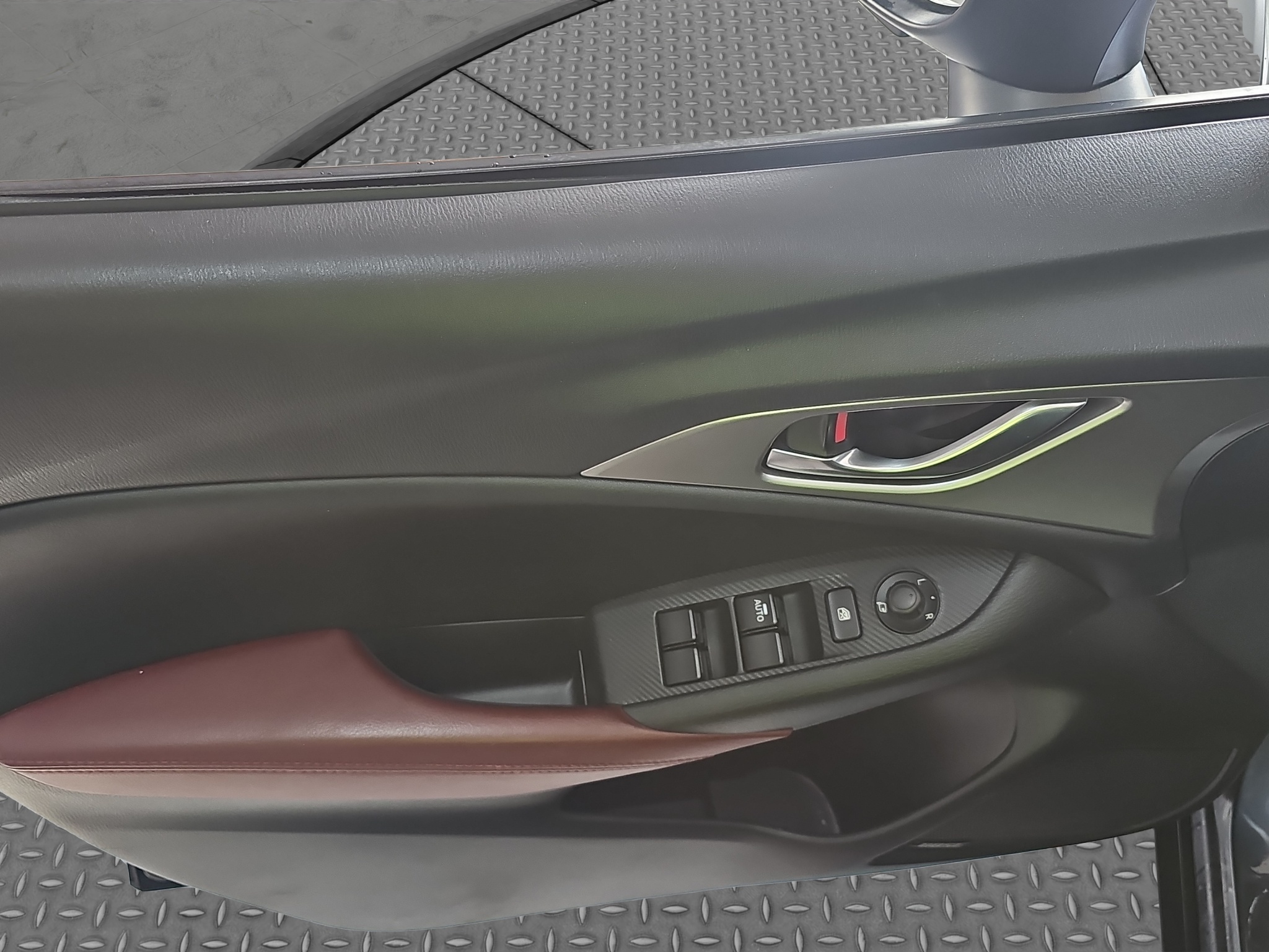 
								Mazda CX-3 OPTIMUM/AUT. full									