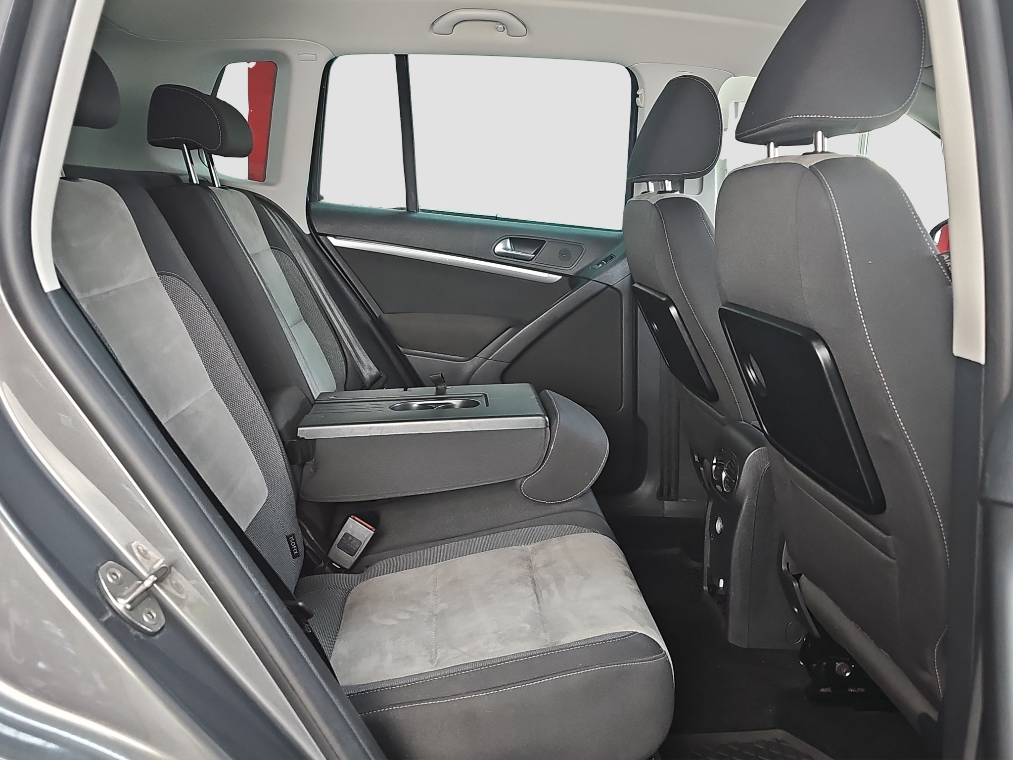 
								Volkswagen Tiguan 4Motion/AUTOM full									