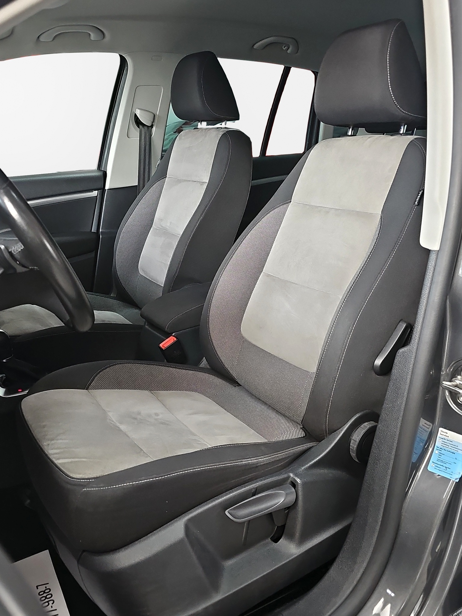 
								Volkswagen Tiguan 4Motion/AUTOM full									